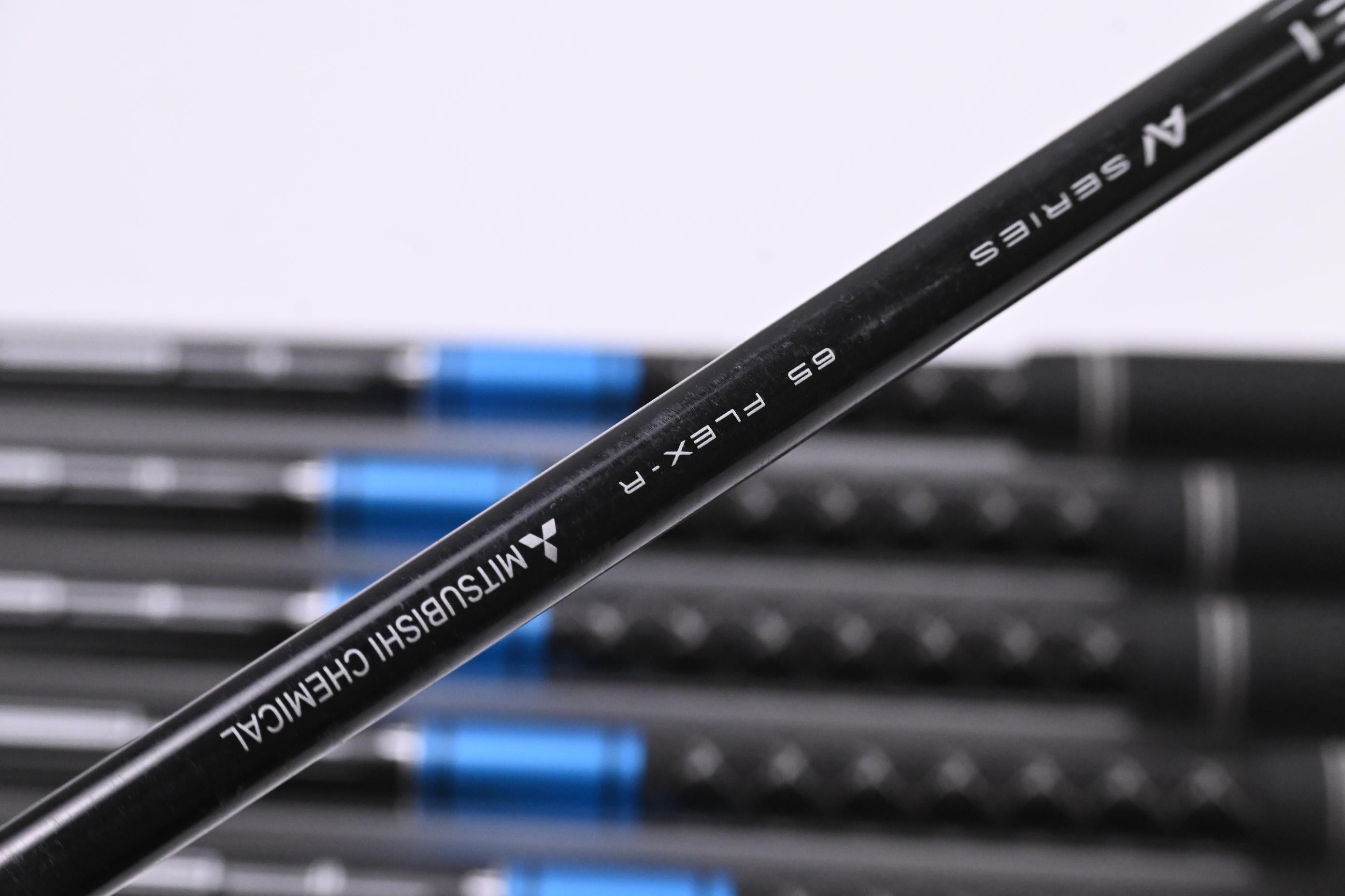 Callaway Rogue ST Max Irons / 6-PW+SW / Regular Flex Tensei AV Blue 65 Shafts