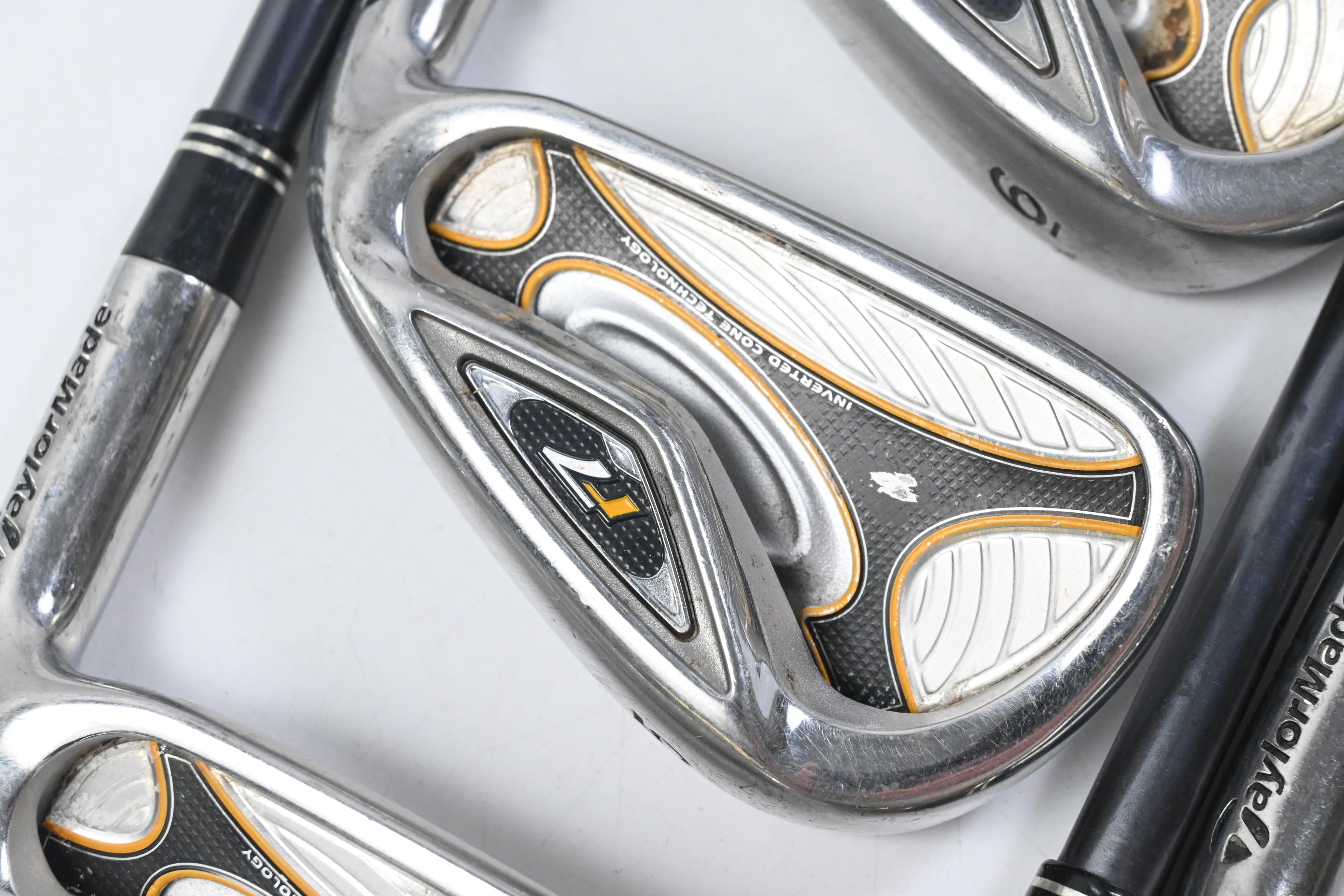 Taylormade R7 Irons / 4-PW / Regular Flex Taylormade Reax 65 Shafts