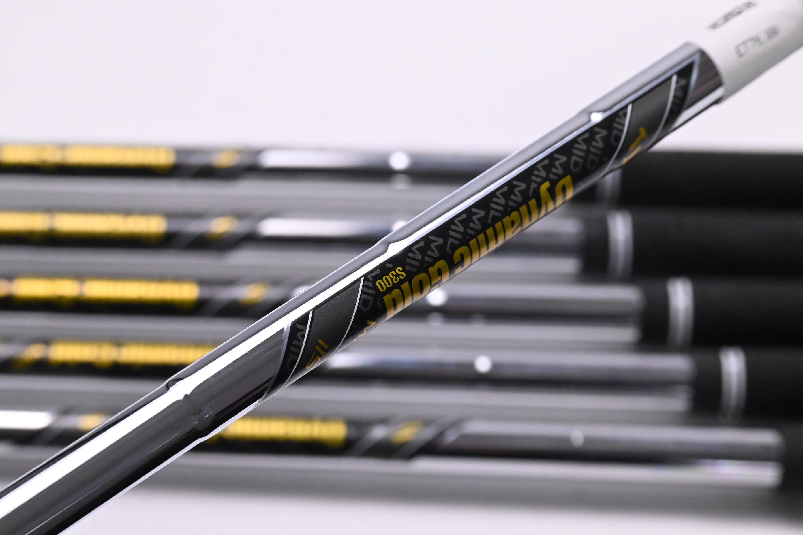 Callaway Apex Ai200 Irons / 5-PW / Stiff Flex Dynamic Gold Mid 115 S300 Shafts