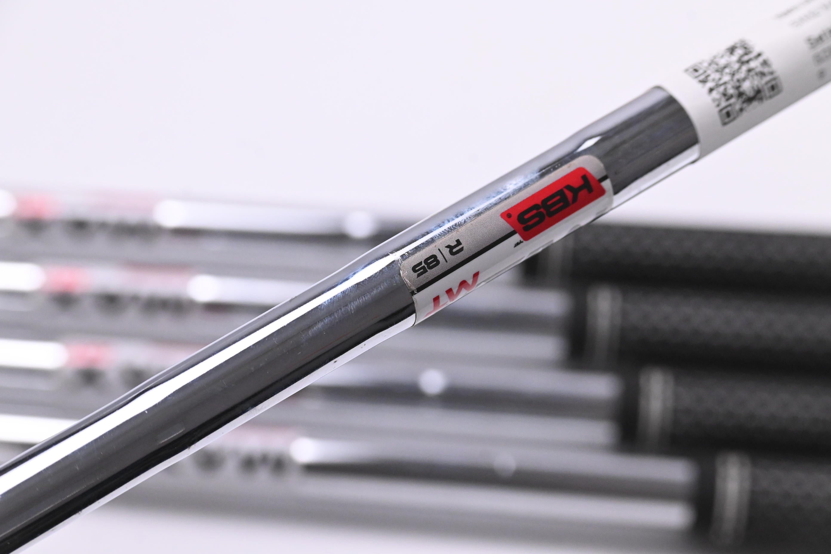 Taylormade SIM2 Max Irons / 6-PW / Regular Flex KBS MAX MT 85 Shafts