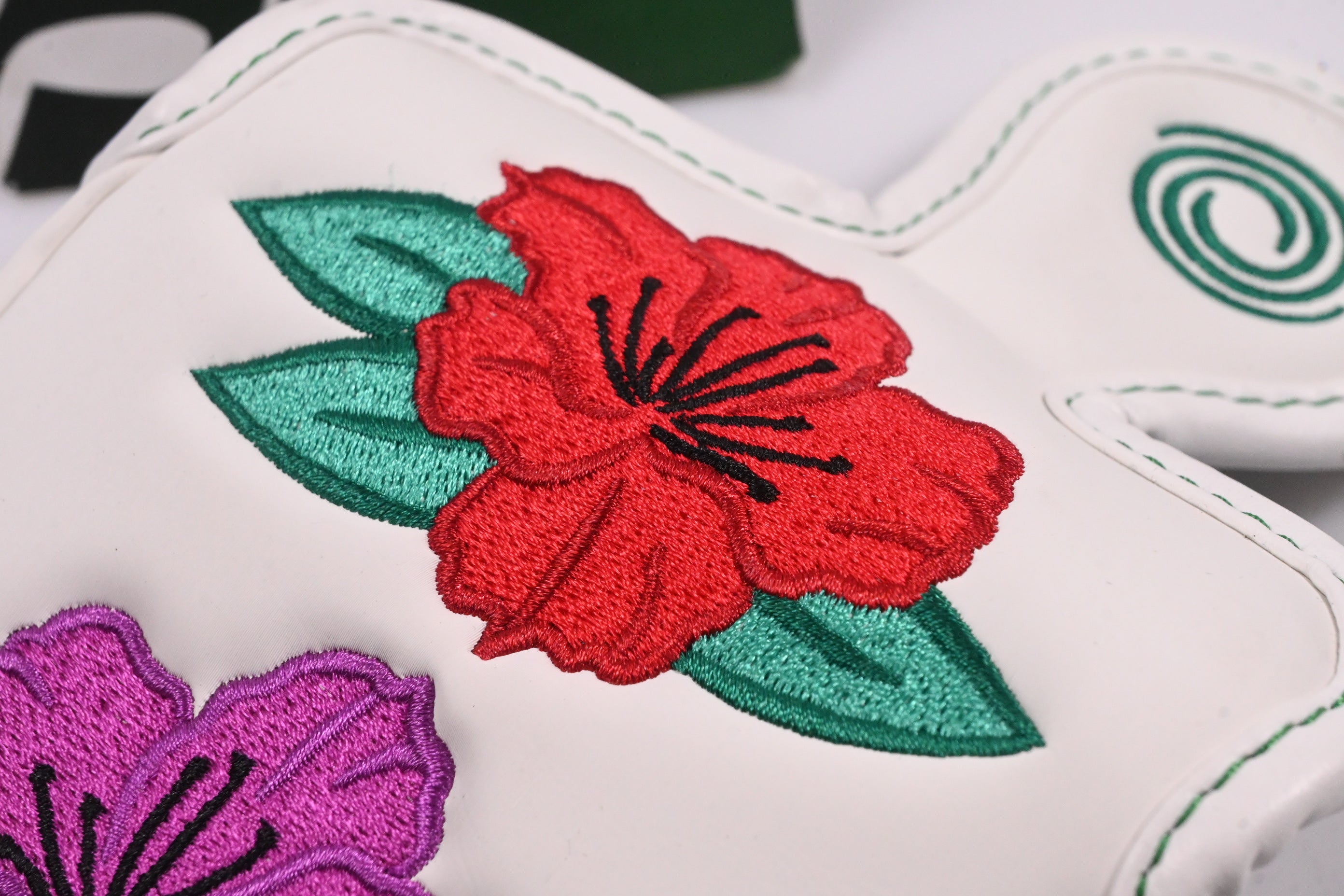 Odyssey Augusta Azalea / Putter Headcover / Mallet / White