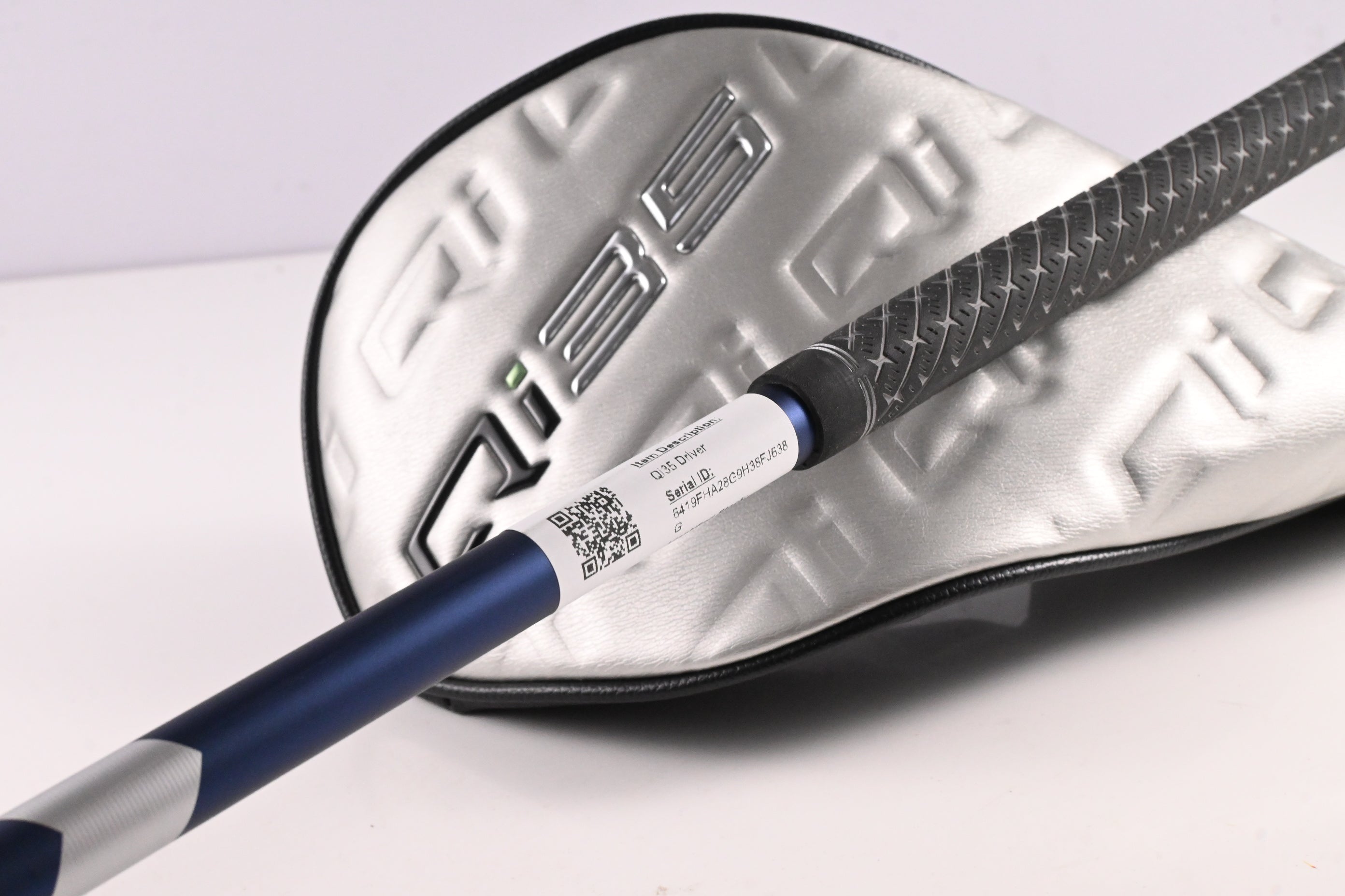 Taylormade Qi35 Driver / 10.5 Degree / Regular Flex Fujikura Ventus Blue 5