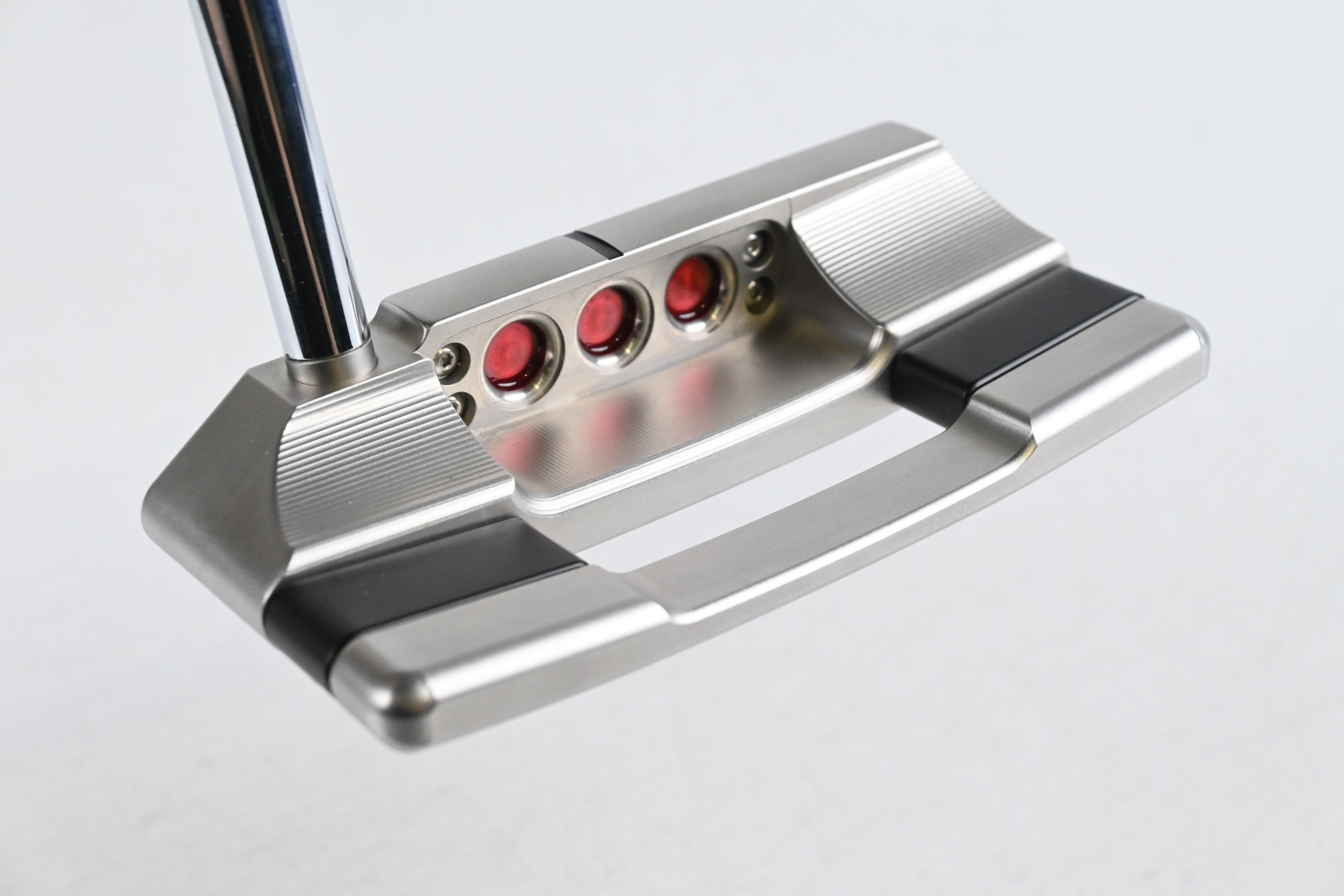 Scotty Cameron 2025 Studio Style Squareback Putter / 33 Inch