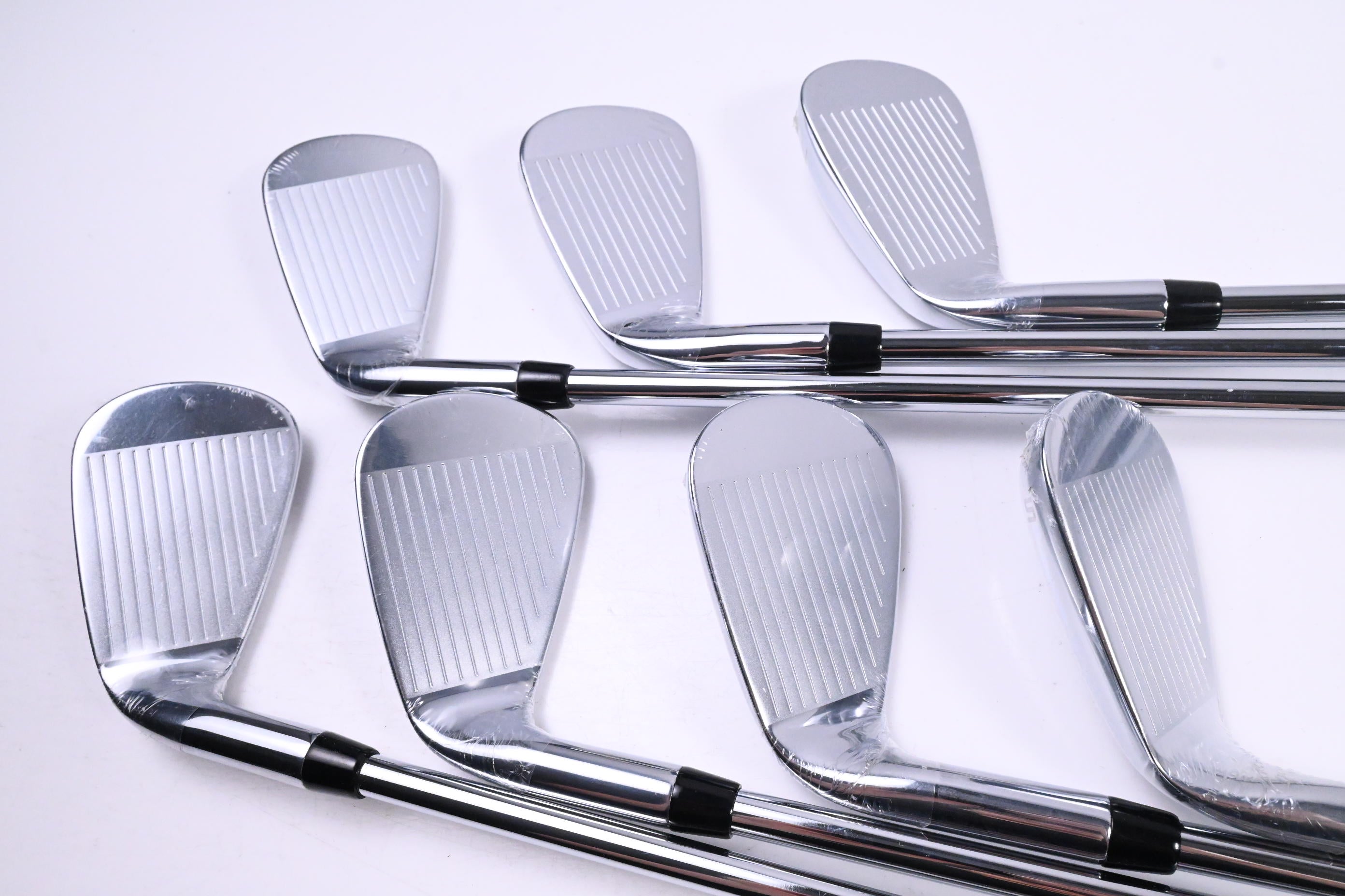 Callaway Elyte Irons / 5-PW+SW / Regular Flex Vector 80 Shafts