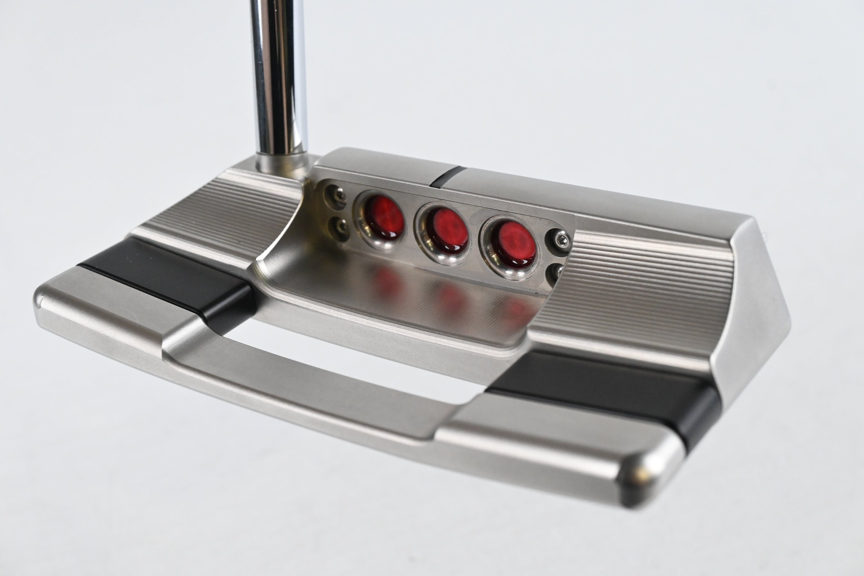 Scotty Cameron 2025 Studio Style Squareback Putter / 33 Inch