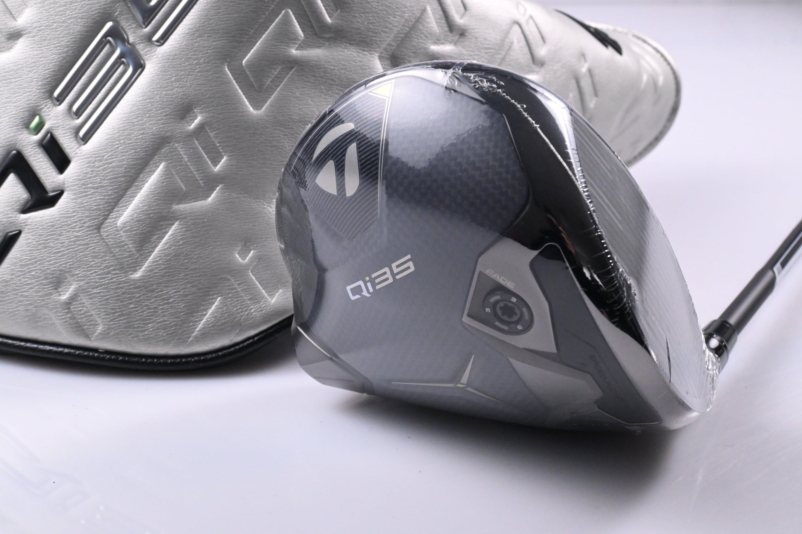 Taylormade Qi35 LS Driver / 10.5 Degree / Regular Flex Fujikura Ventus Blue '25