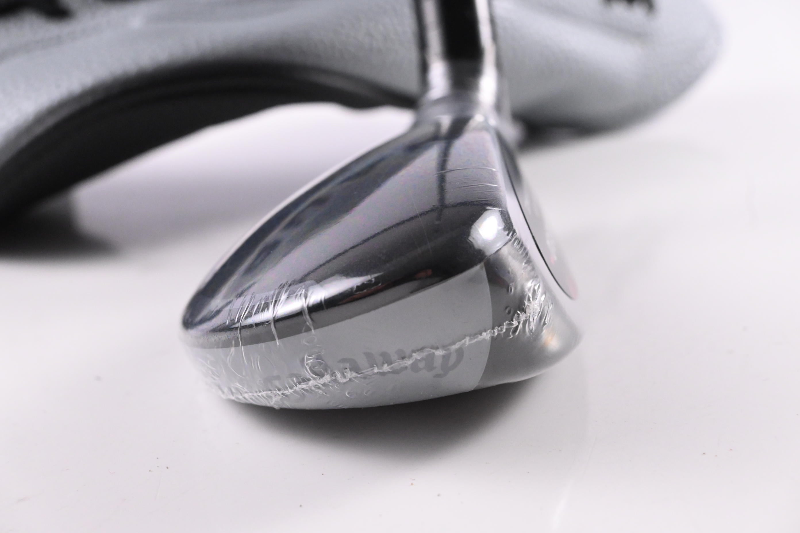 Callaway Quantum Max #4 Hybrid / 21 Degree / Regular Flex Denali Silver 60 Shaft