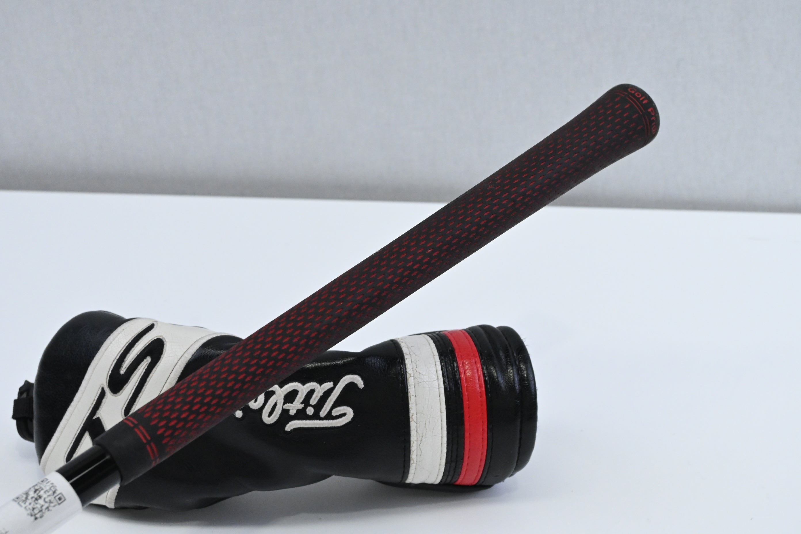 Titleist TS2 #4 Hybrid / 23 Degree / Regular Flex Kuro Kage Black 60 Shaft