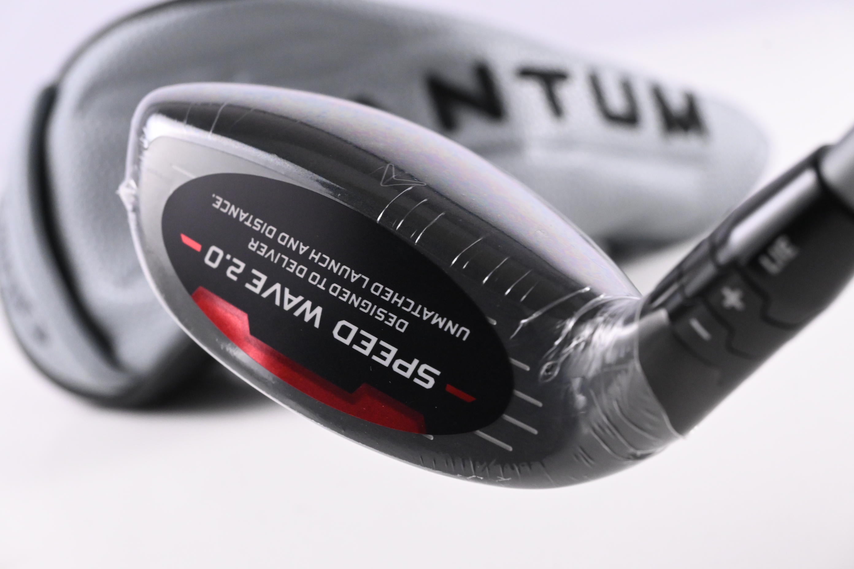 Callaway Quantum Max #4 Hybrid / 21 Degree / Regular Flex Denali Silver 60 Shaft