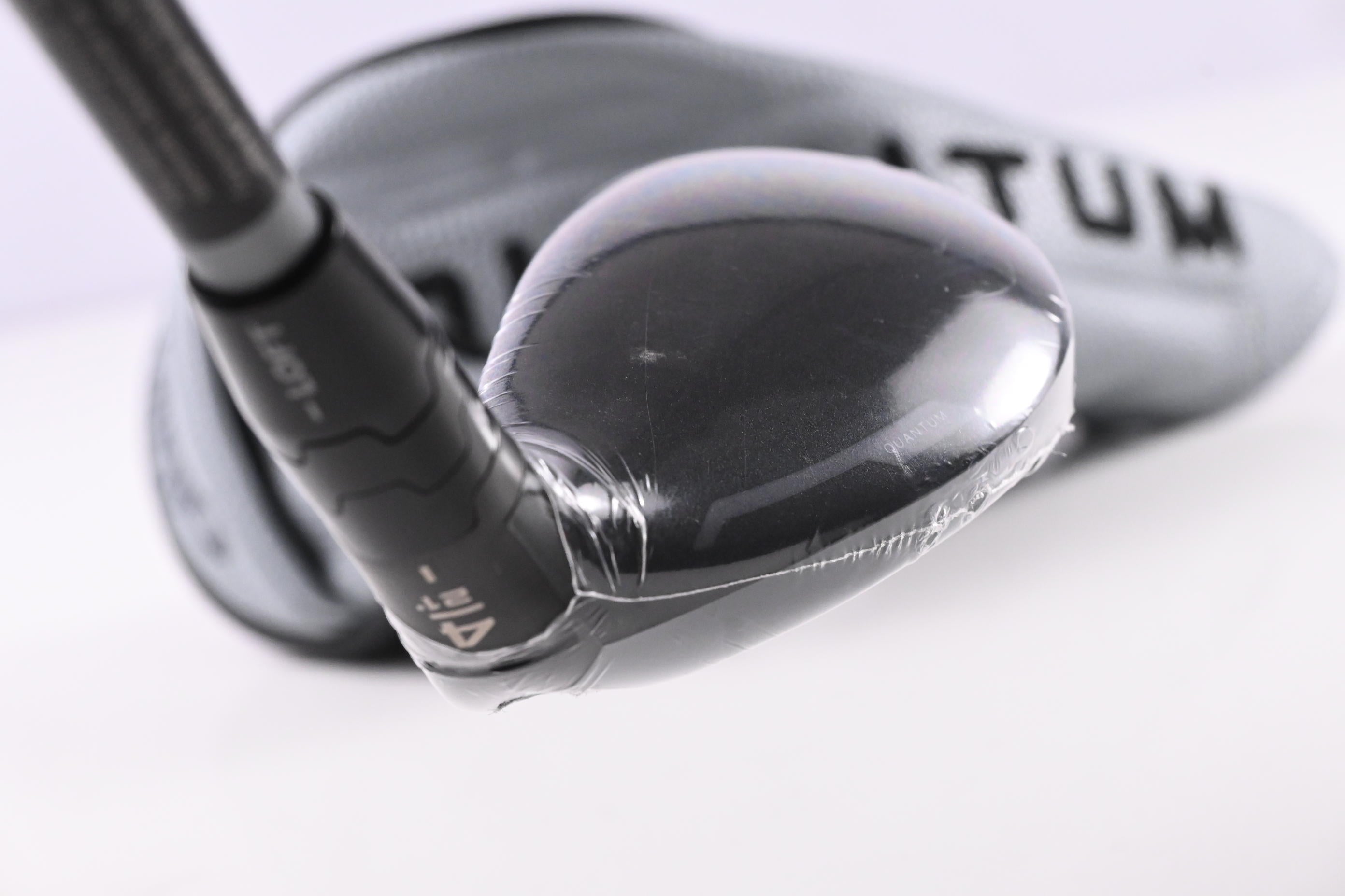 Callaway Quantum Max #4 Hybrid / 21 Degree / Regular Flex Denali Silver 60 Shaft