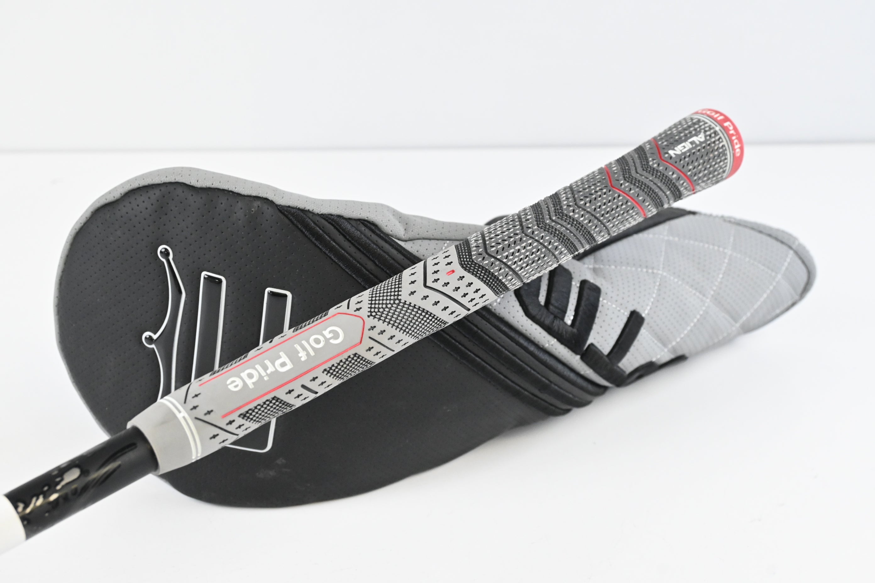 Cobra OPTM MAX-K Driver / 10.5 Degree / Regular Flex Kai'li Dark Waves Red 50