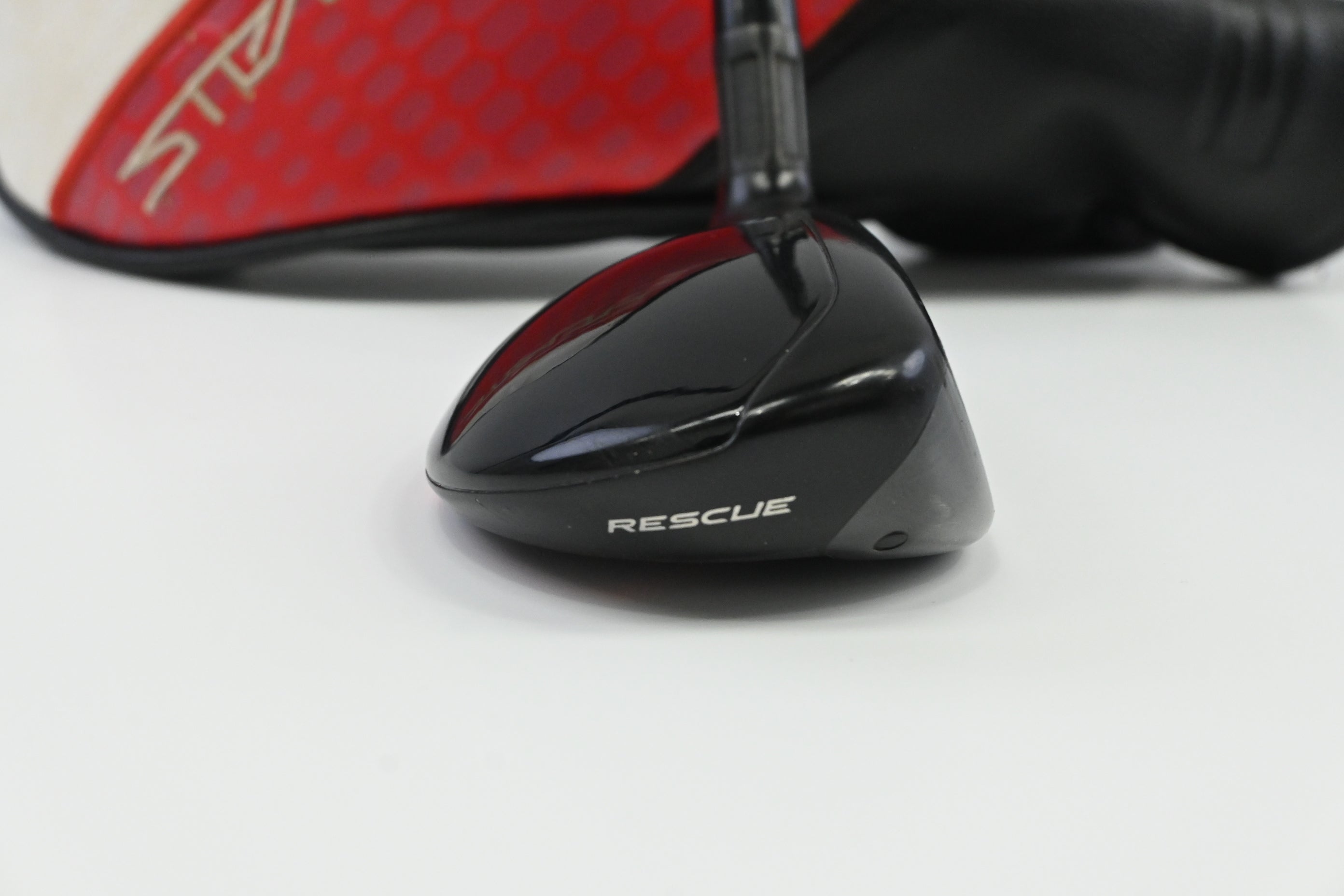 Taylormade Stealth 2 #4 Hybrid / 22 Degree / Regular Flex Fujikura Ventus Red 6