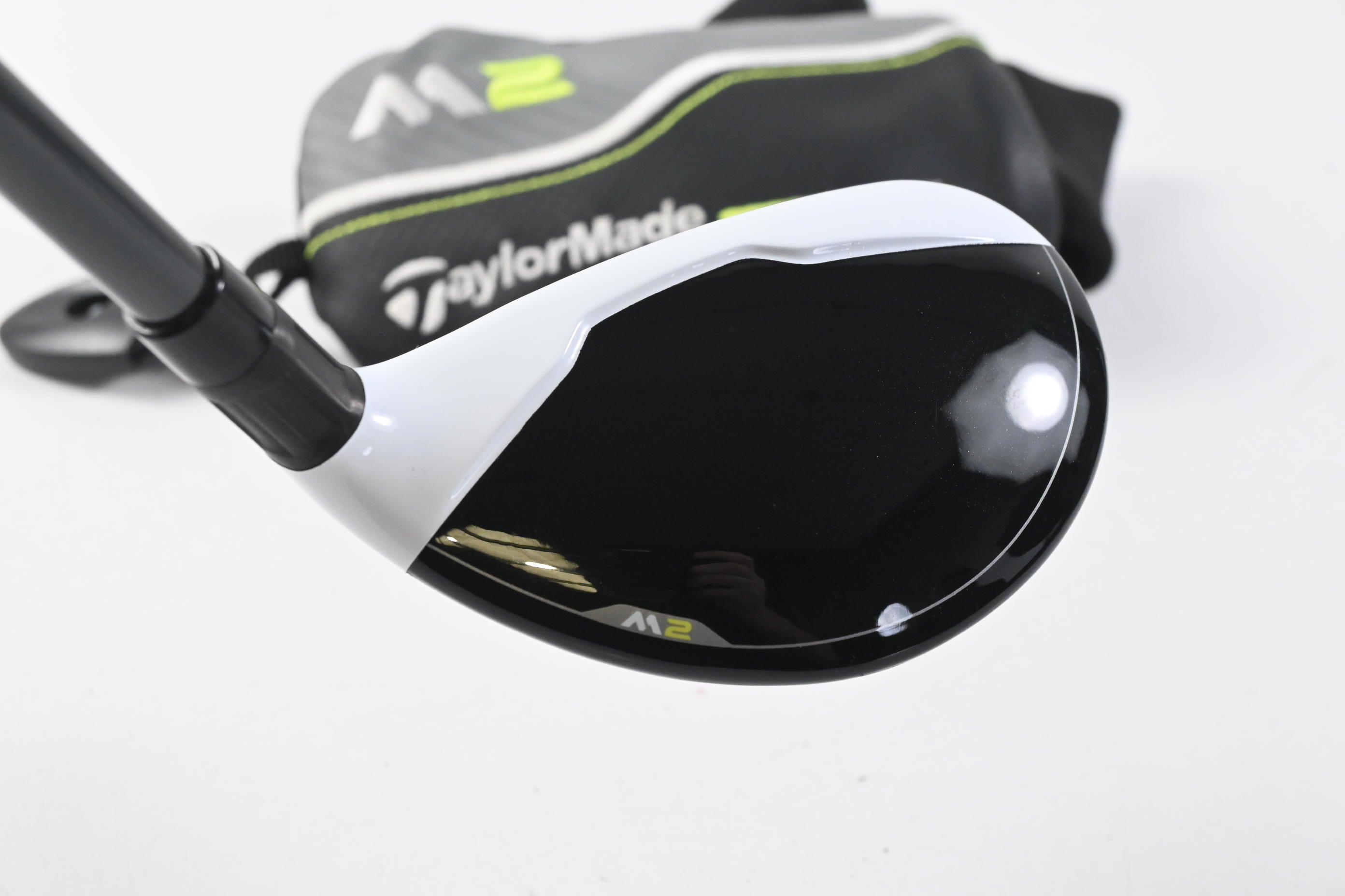 Taylormade M2 2017 #4 Hybrid / 22 Degree / Regular Flex M2 REAX 65 Shaft