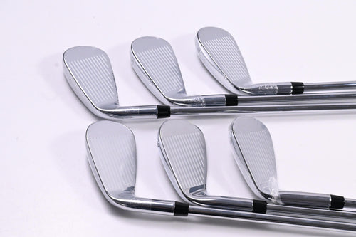 Callaway Elyte Irons / 5-PW / Regular Flex Vector 80 Shafts