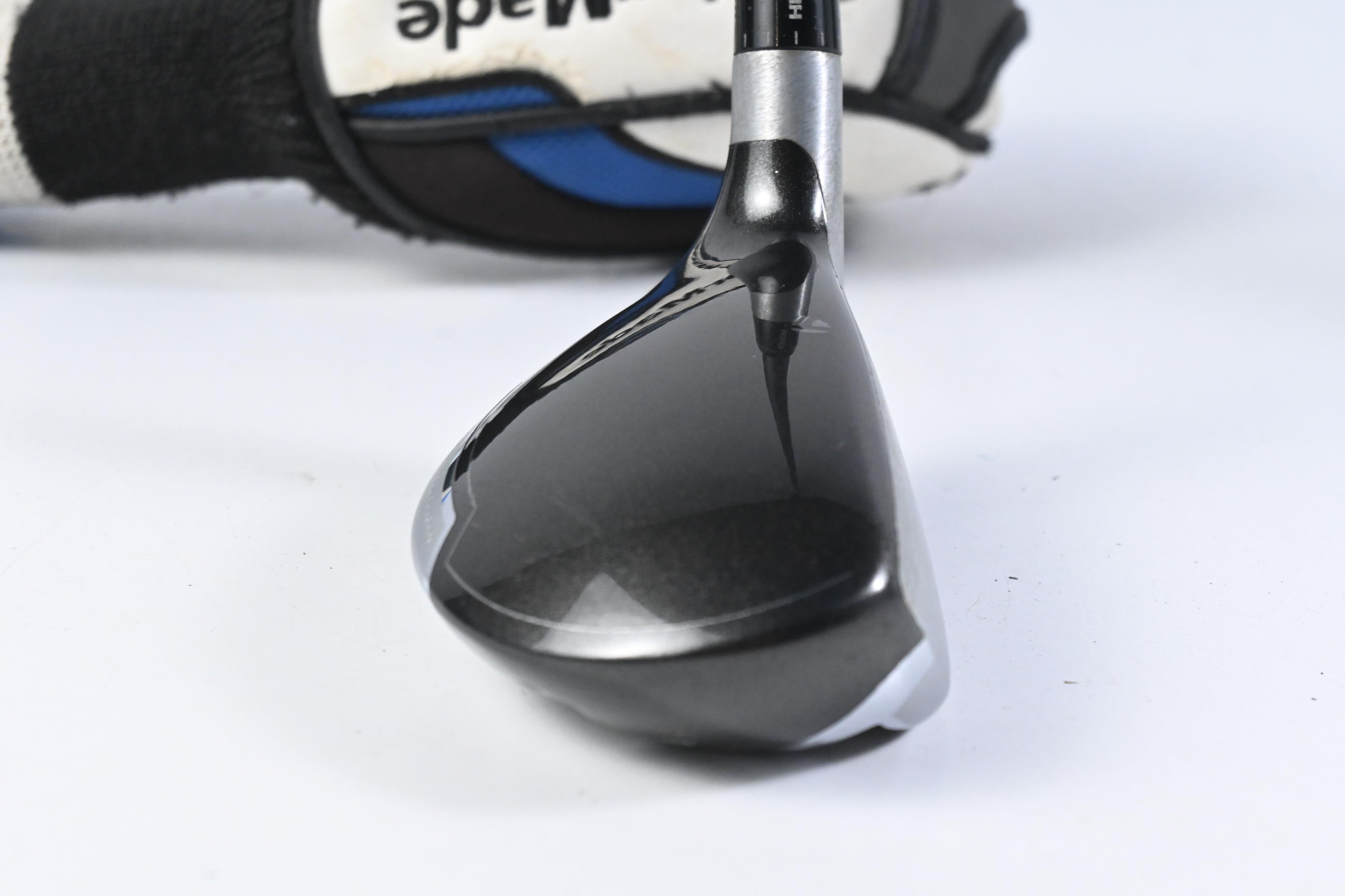 Taylormade SLDR #3 Hybrid / 19 Degree / Stiff Flex Fujikura Speeder 82 Shaft
