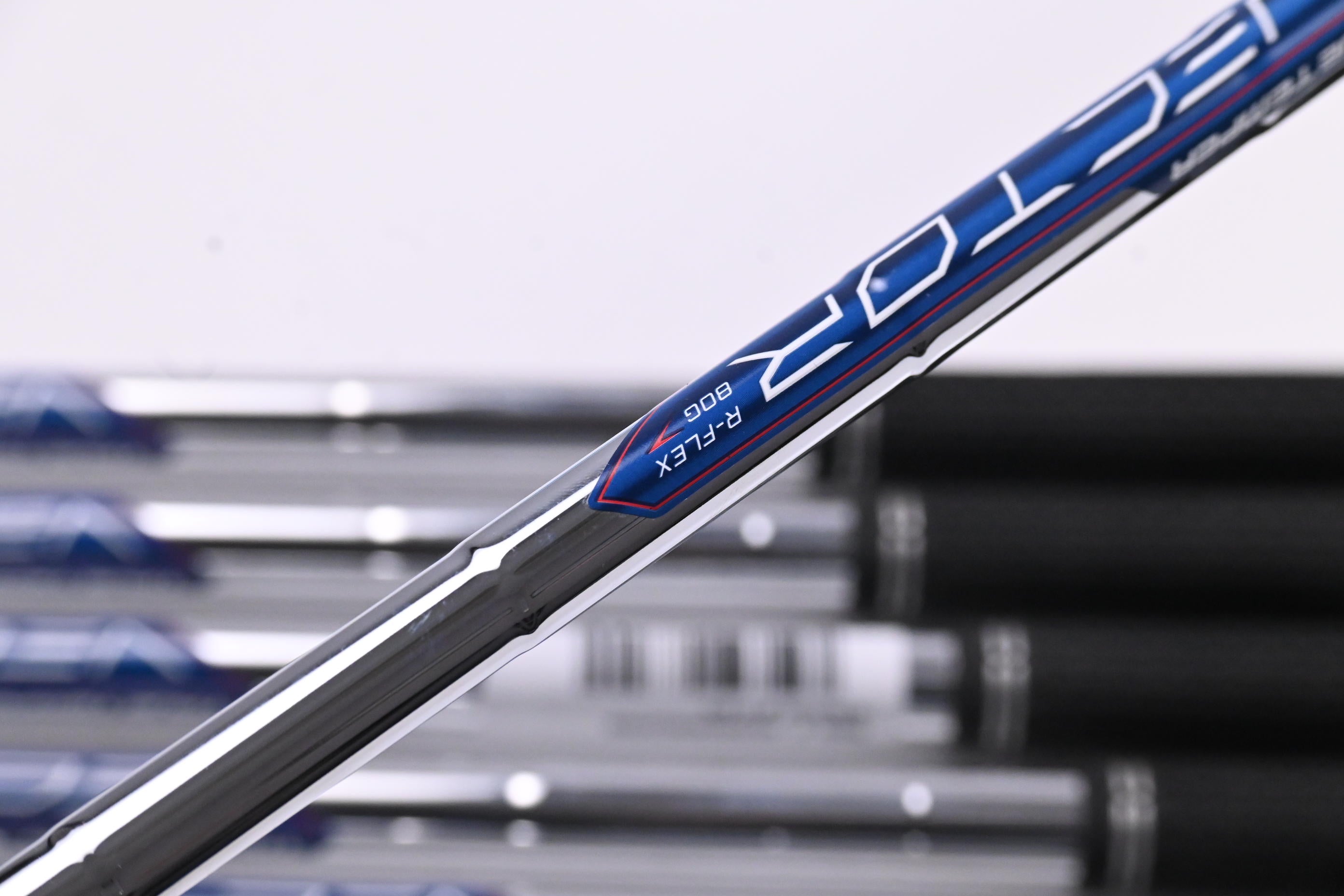 Callaway Elyte Irons / 5-PW / Regular Flex Vector 80 Shafts