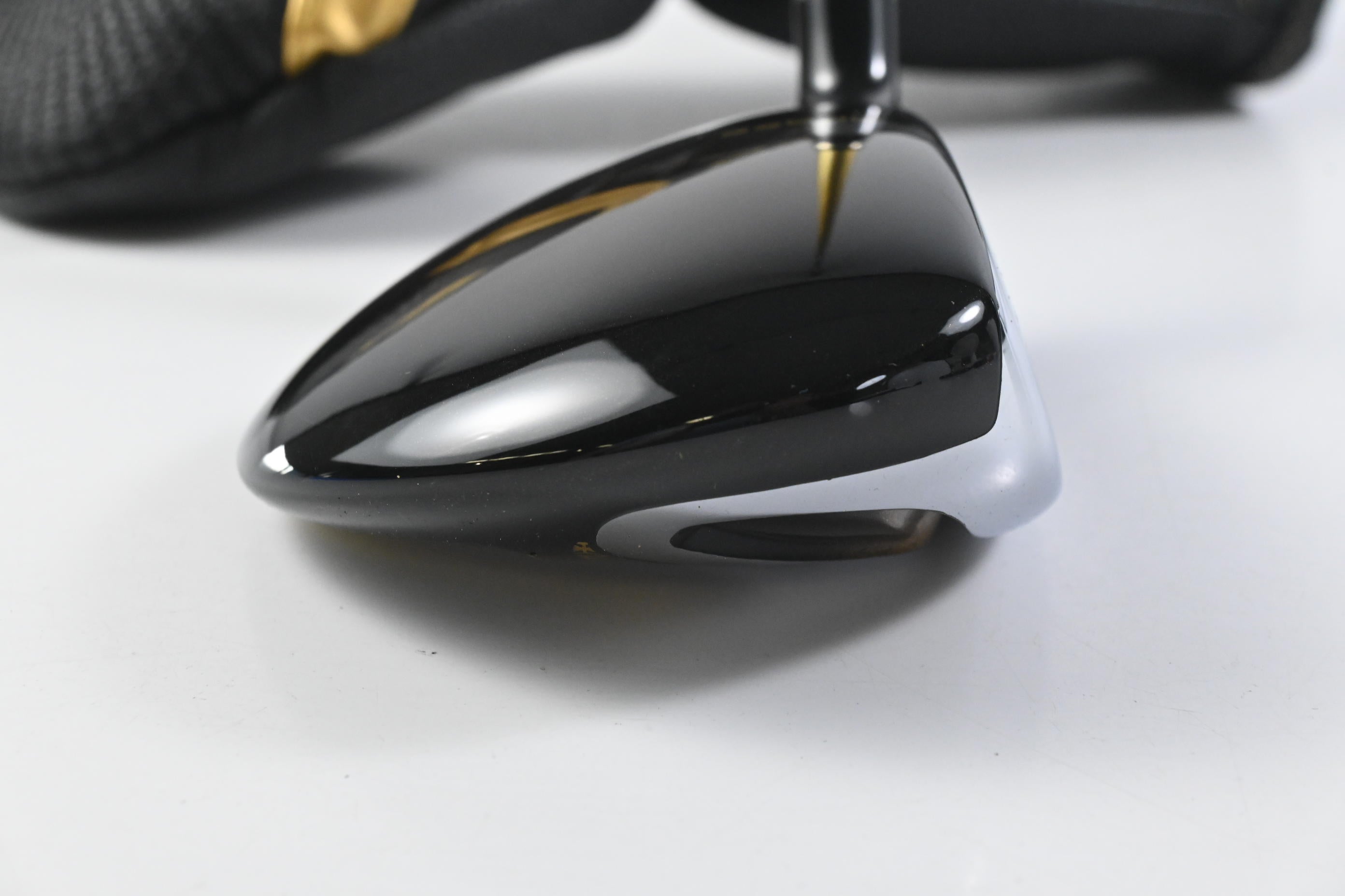 Honma Beres #5 Wood / 18 Degree / Regular Flex Honma Armrq Shaft
