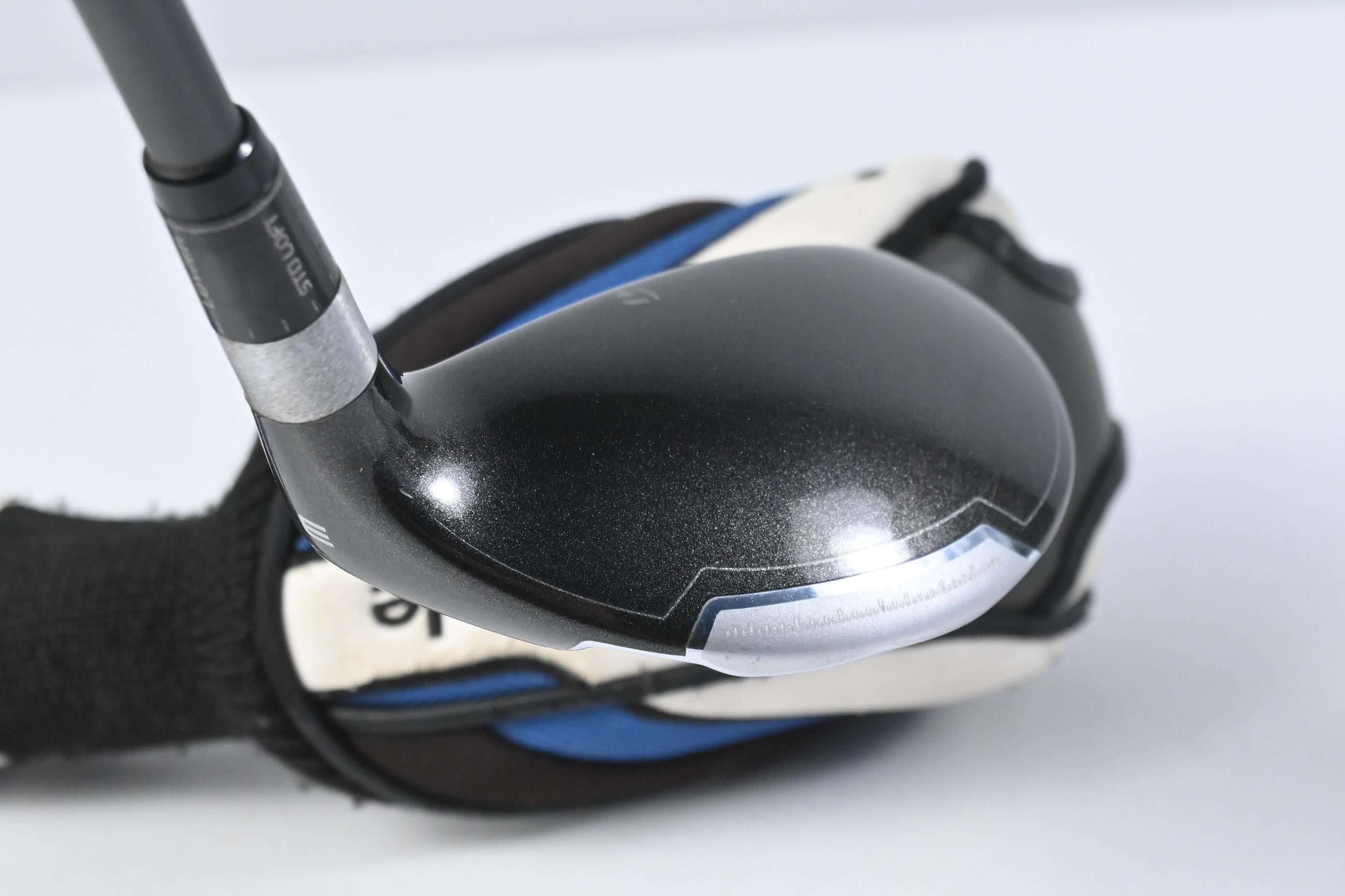 Taylormade SLDR #3 Hybrid / 19 Degree / Stiff Flex Fujikura Speeder 82 Shaft