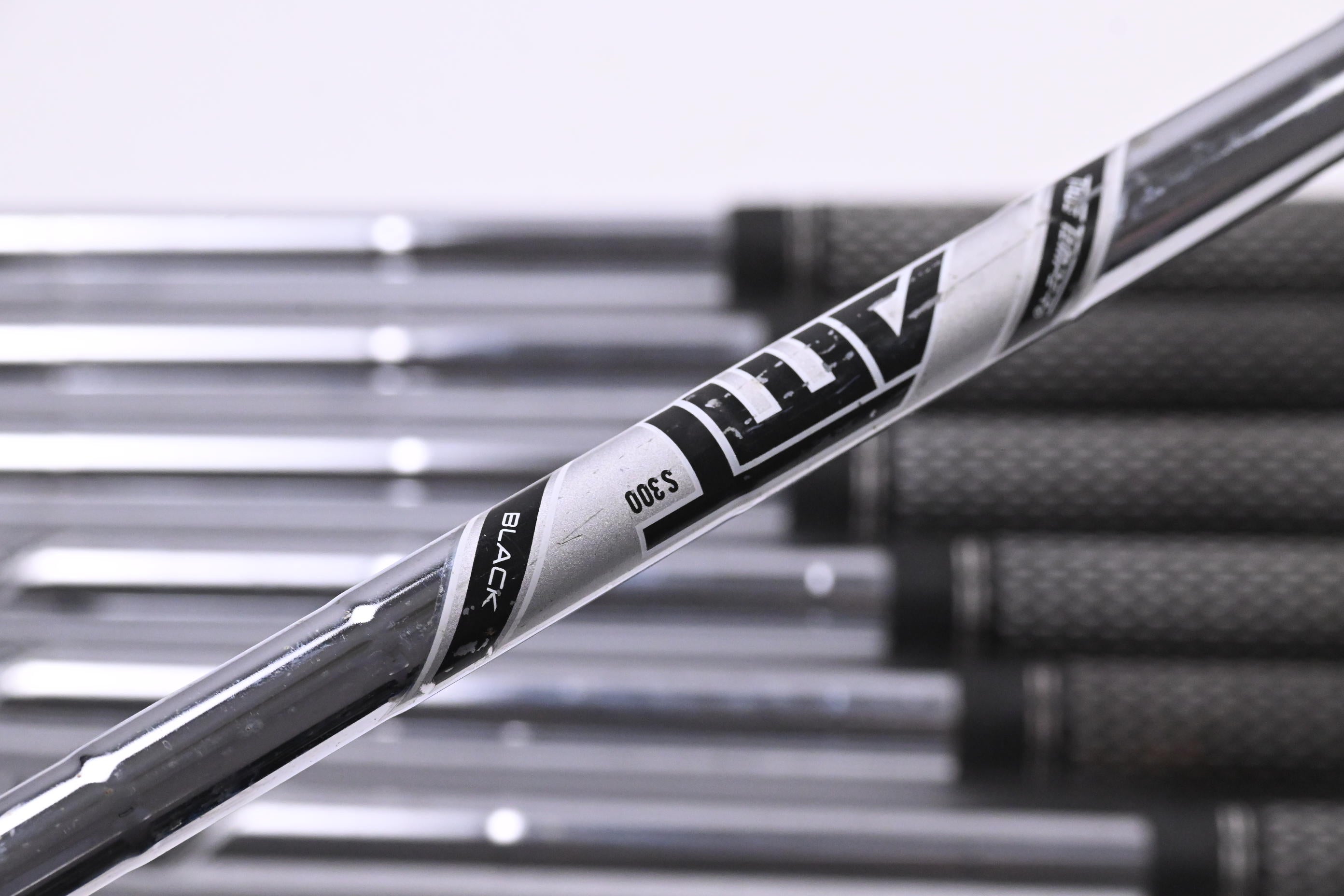 Titleist T200 2019 Irons / 5-PW+48° / Stiff Flex AMT Black S300 Shafts