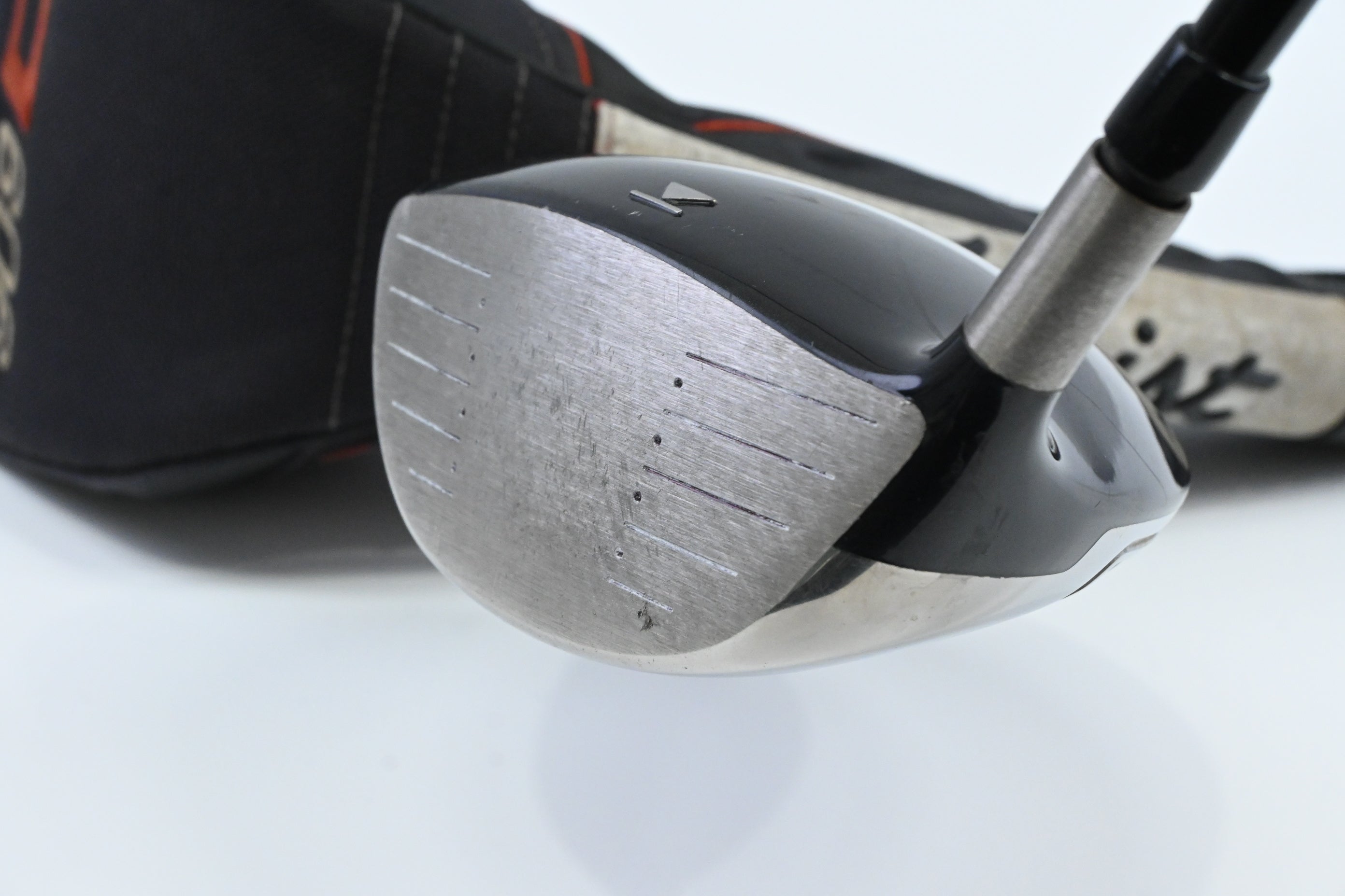 Titleist 909 D2 Driver / 9.5 Degree / Stiff Flex Aldila Voodoo Shaft