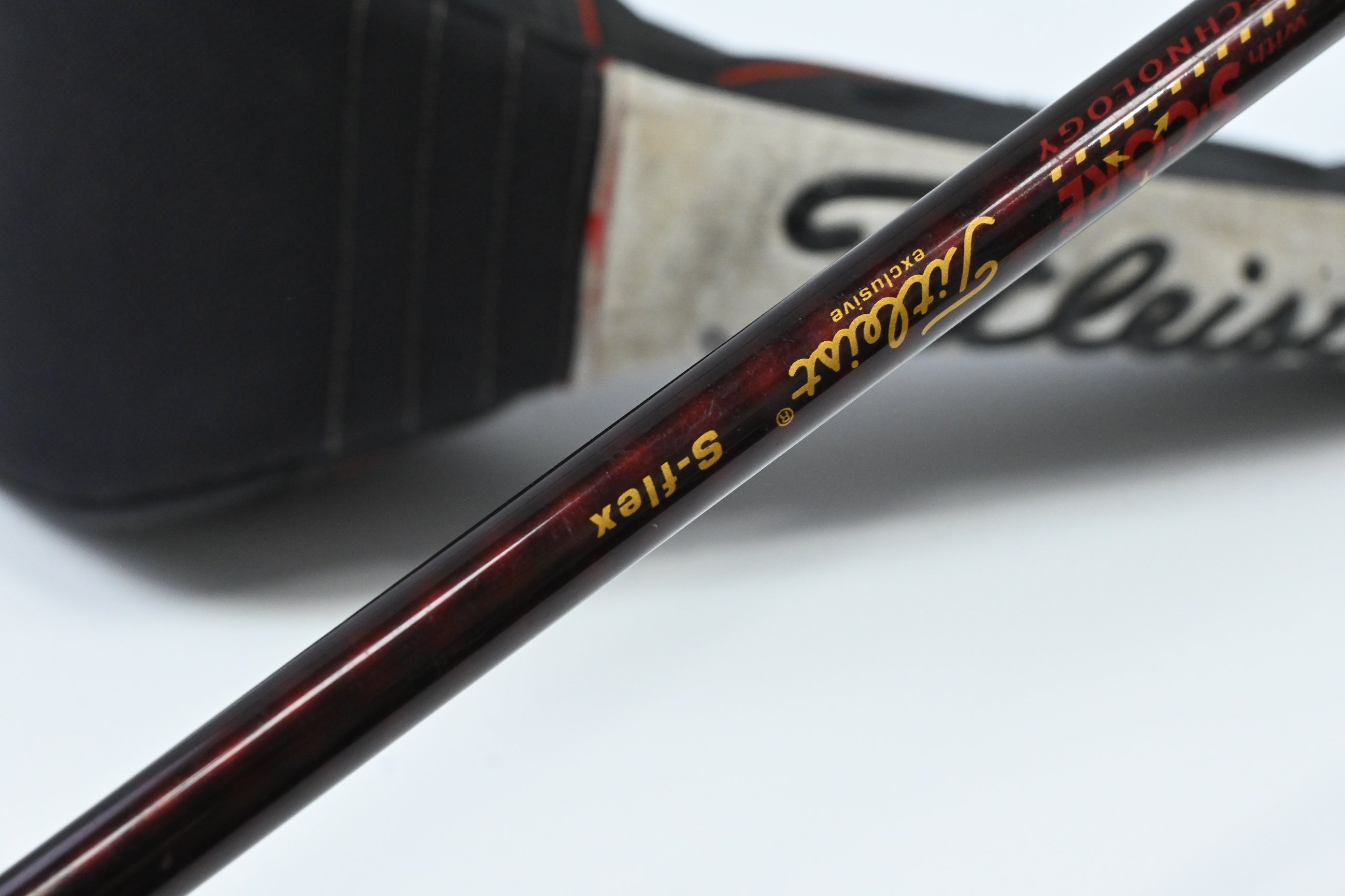 Titleist 909 D2 Driver / 9.5 Degree / Stiff Flex Aldila Voodoo Shaft