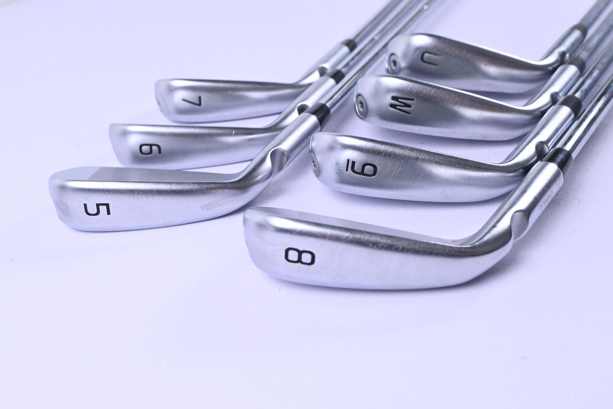 Ping i530 Irons / 5-PW+GW / Black Dot / Regular Flex Dynamic Gold Mid 100 Shafts