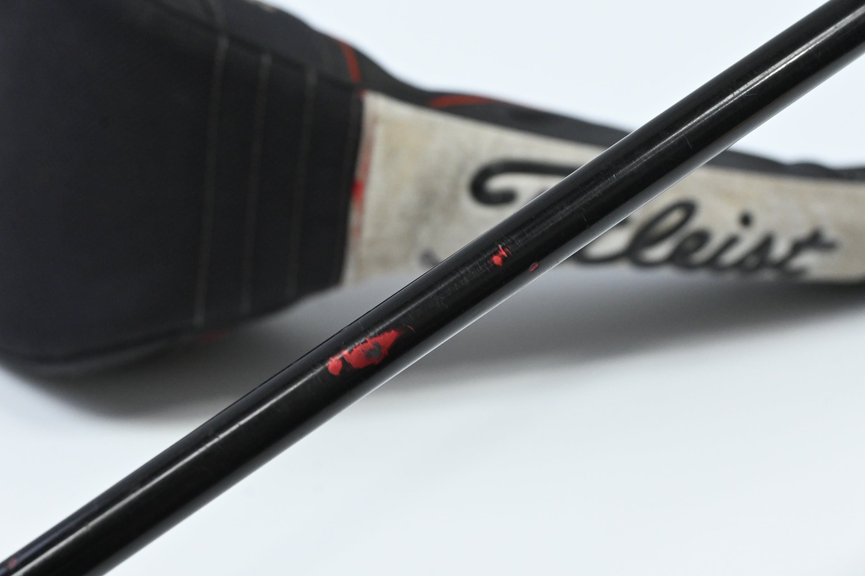 Titleist 909 D2 Driver / 9.5 Degree / Stiff Flex Aldila Voodoo Shaft