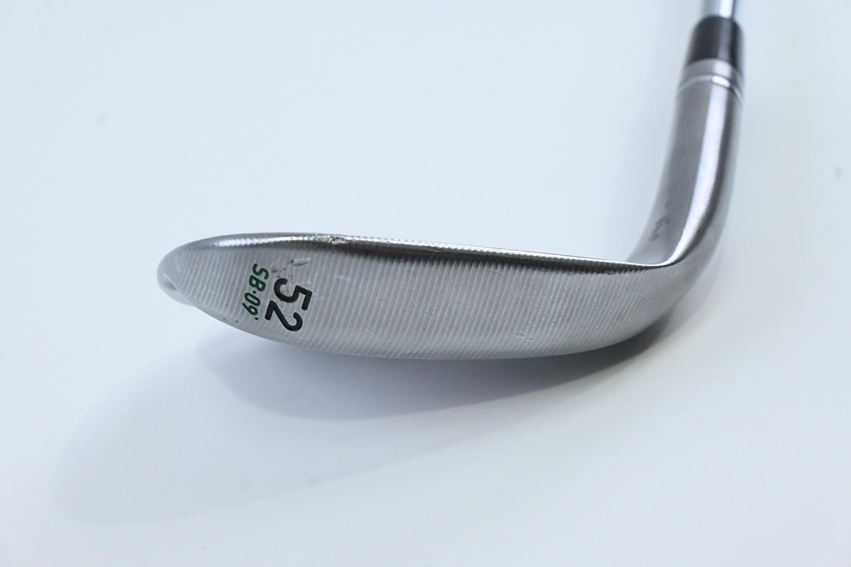 Taylormade Milled Grind 4 Gap Wedge / 52 Degree / Wedge Flex Dynamic Gold 115