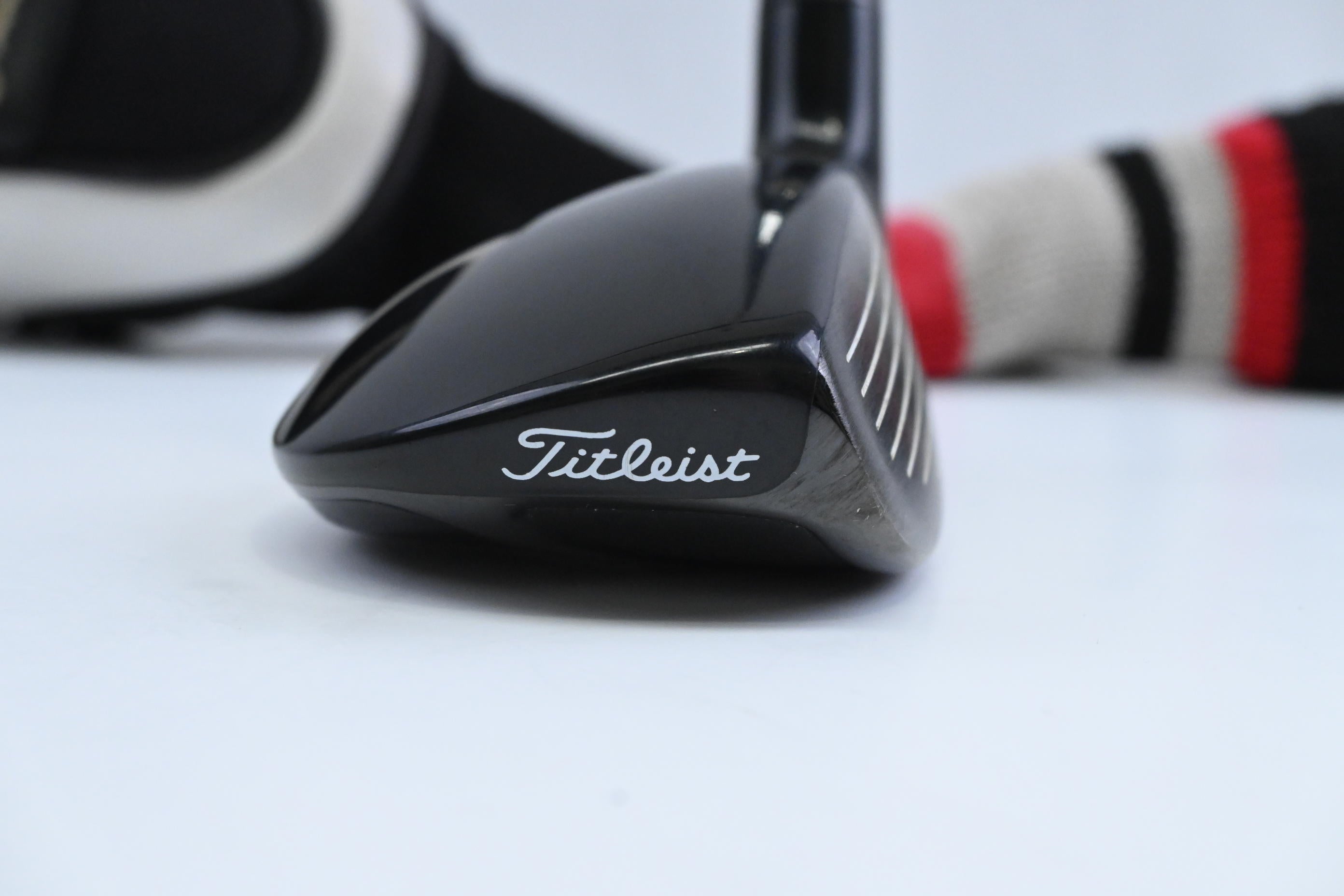 Titleist 910H #3 Hybrid / 19 Degree / Stiff Flex Dynamic Gold Shaft