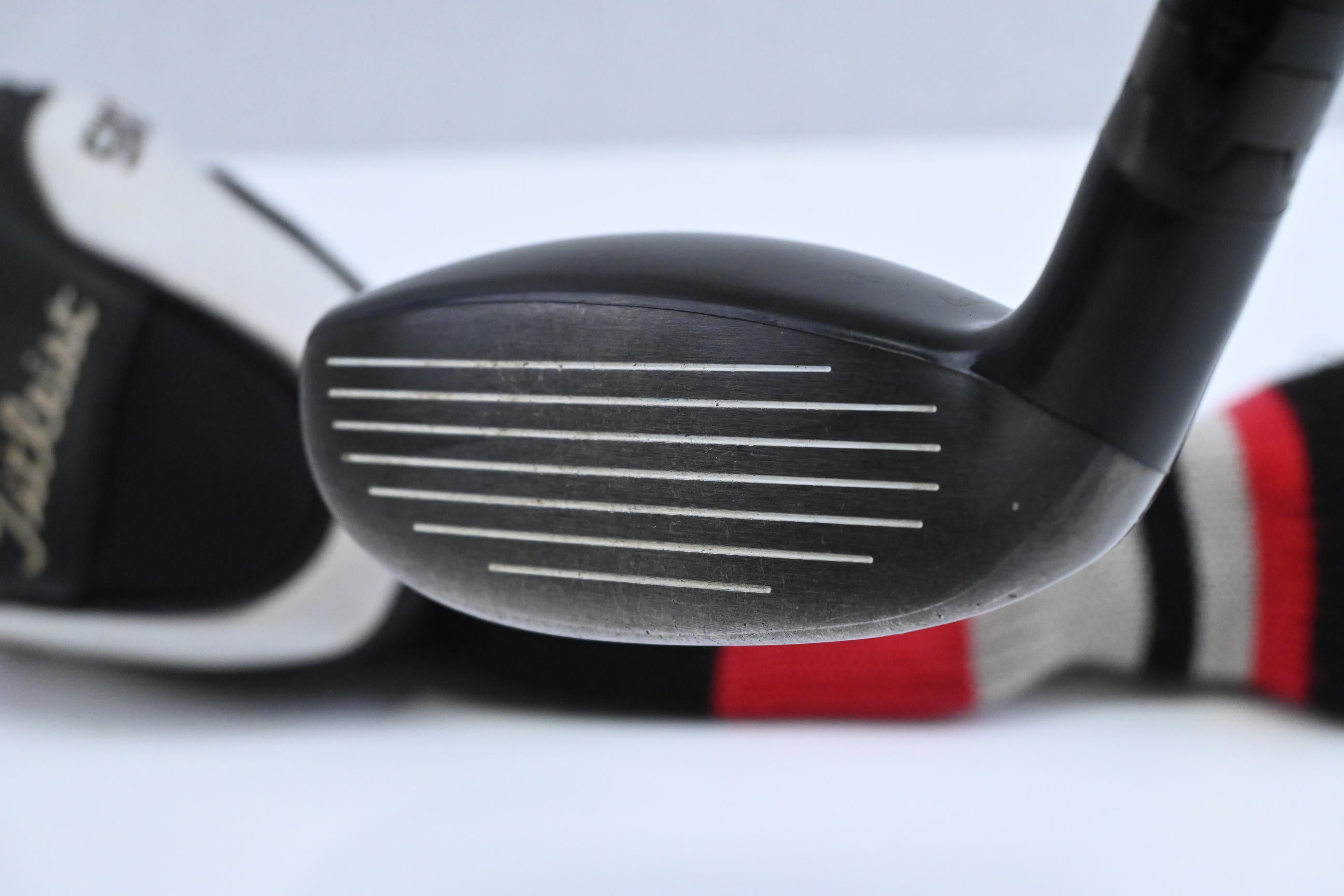 Titleist 910H #3 Hybrid / 19 Degree / Stiff Flex Dynamic Gold Shaft