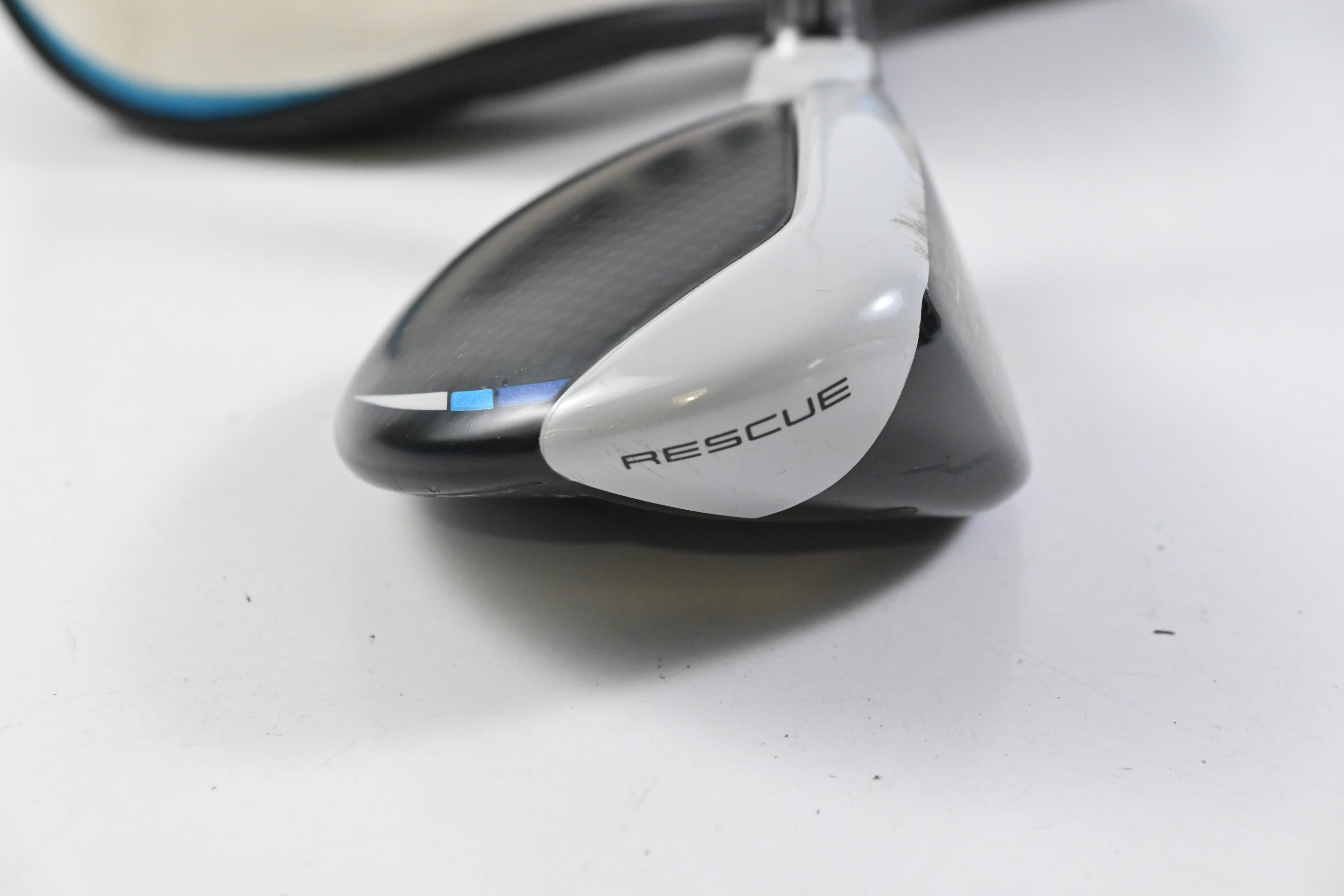Taylormade SIM2 Max #4 Hybrid / 22 Degree / Regular Flex Fujikura Ventus Blue 6