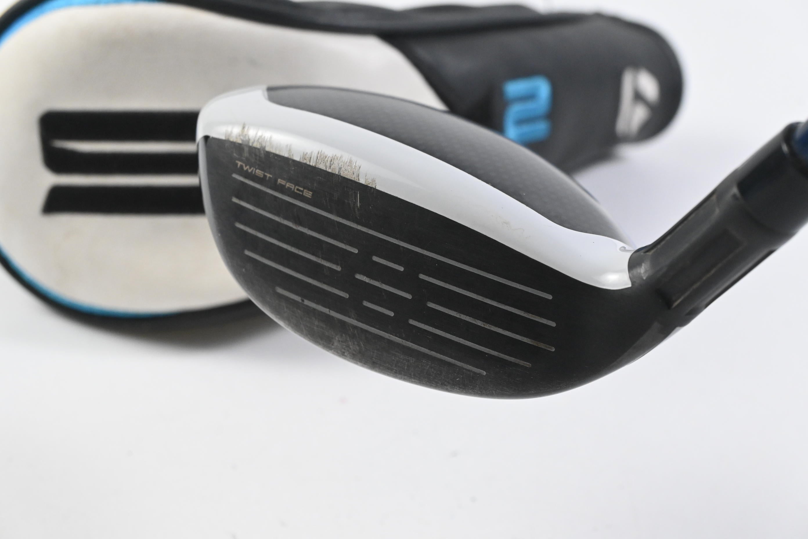 Taylormade SIM2 Max #4 Hybrid / 22 Degree / Regular Flex Fujikura Ventus Blue 6