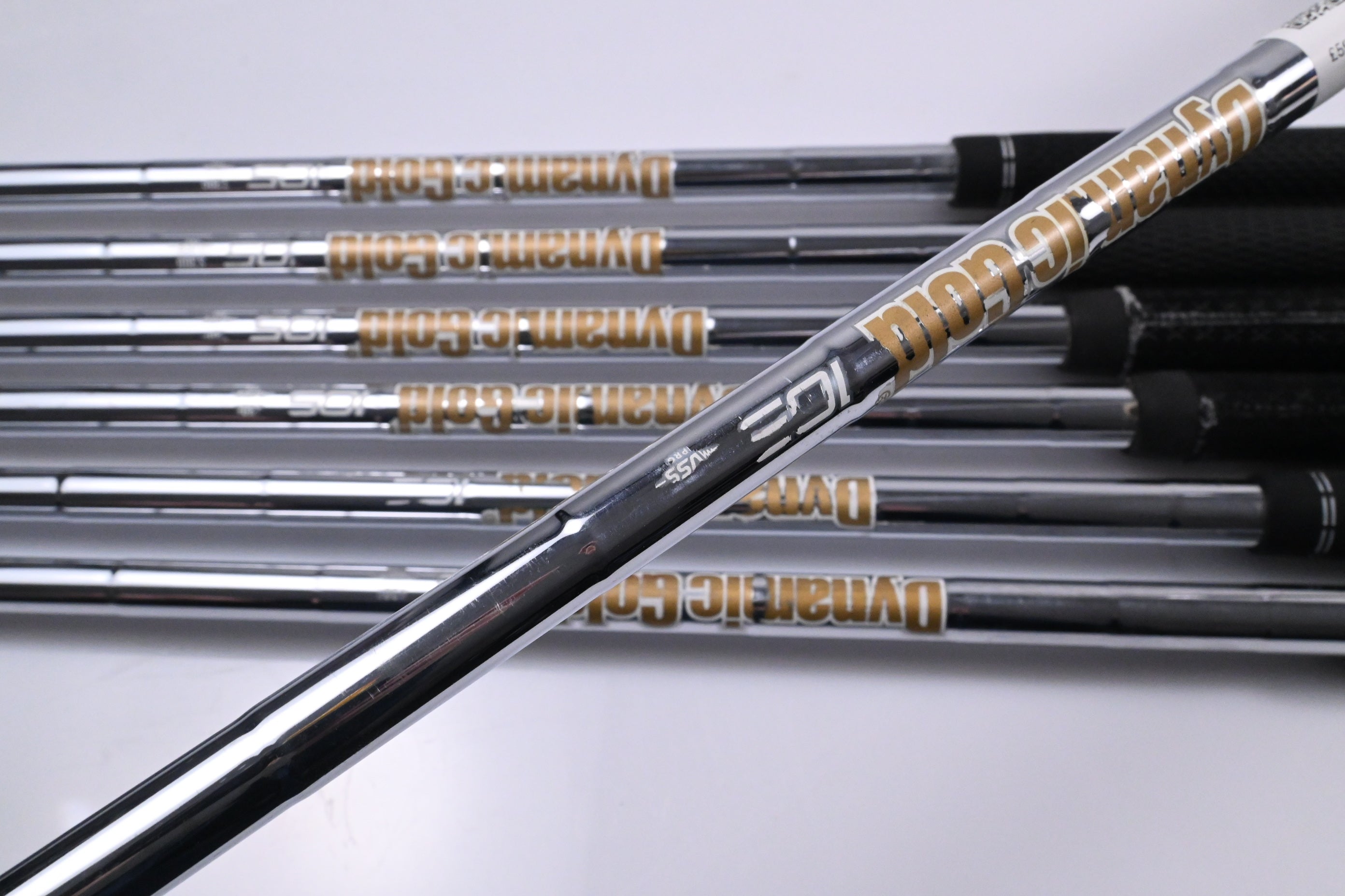 Taylormade P790 2019 Irons / 4-PW / Stiff Flex Dynamic Gold 105 S300 VSS Pro