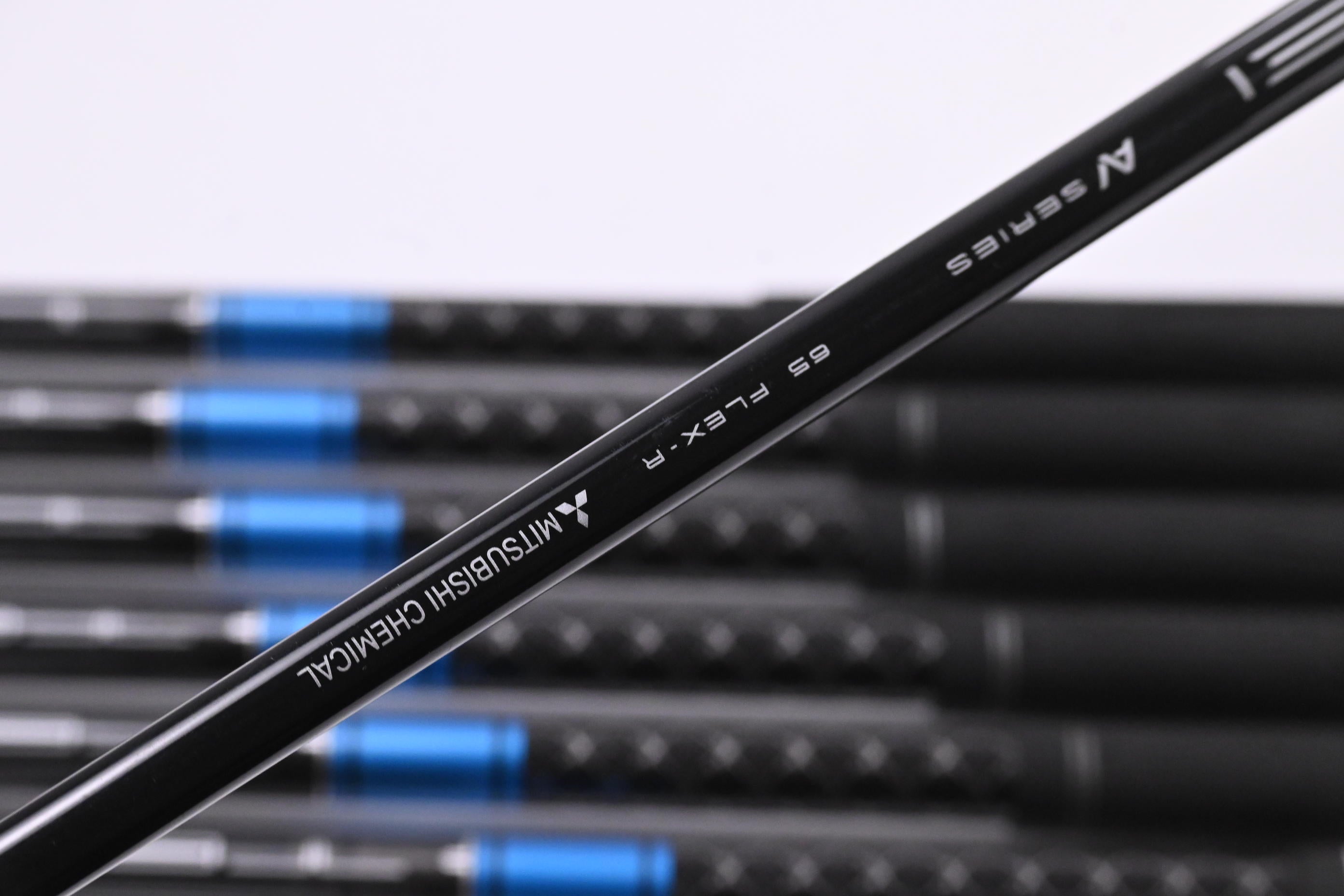 Callaway Rogue ST Max Irons / 5-PW+AW / Regular Flex Tensei AV Blue 65 Shafts
