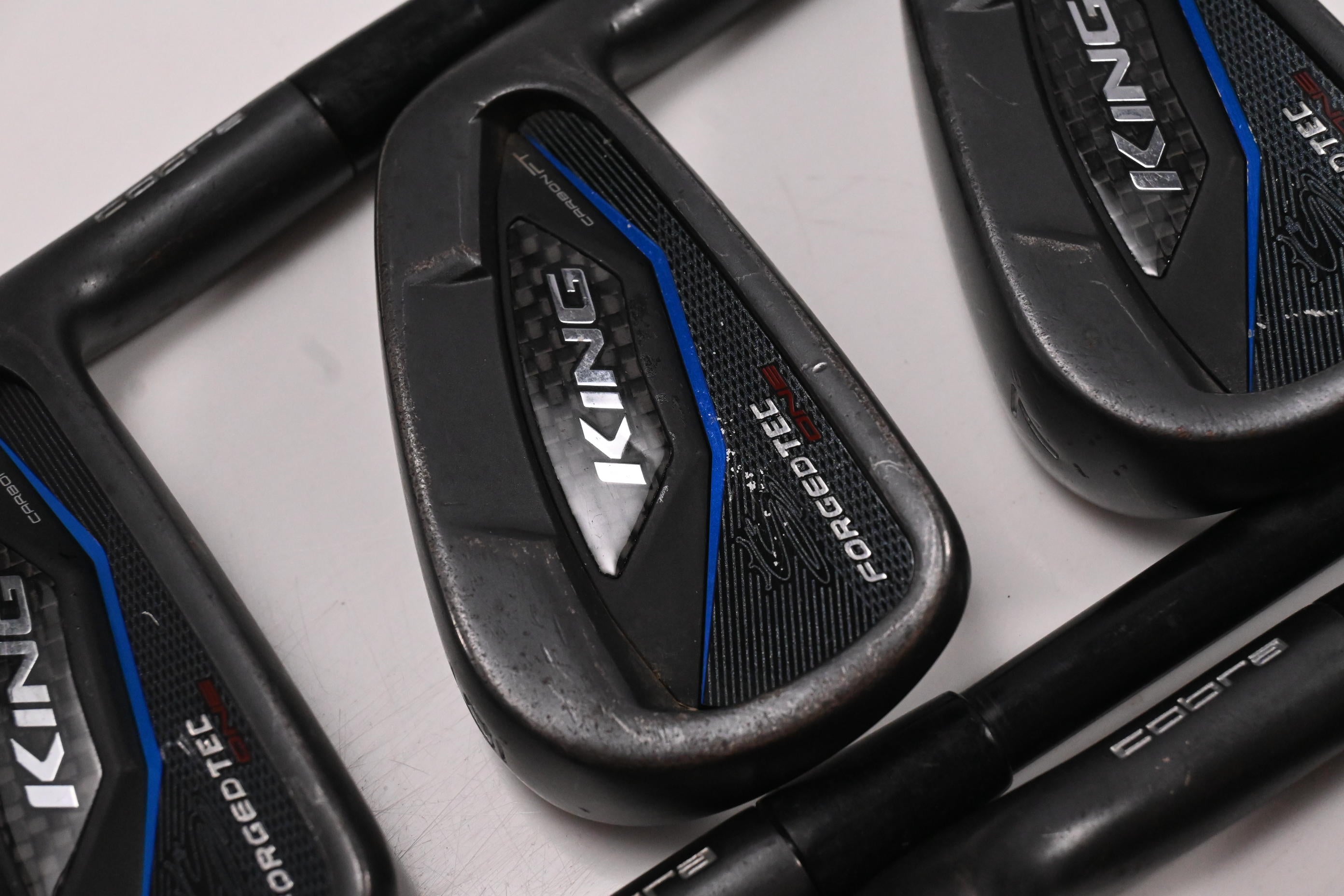 Cobra King Forged Tec Black Irons / 5-PW / Regular Flex AMT Tour White R300