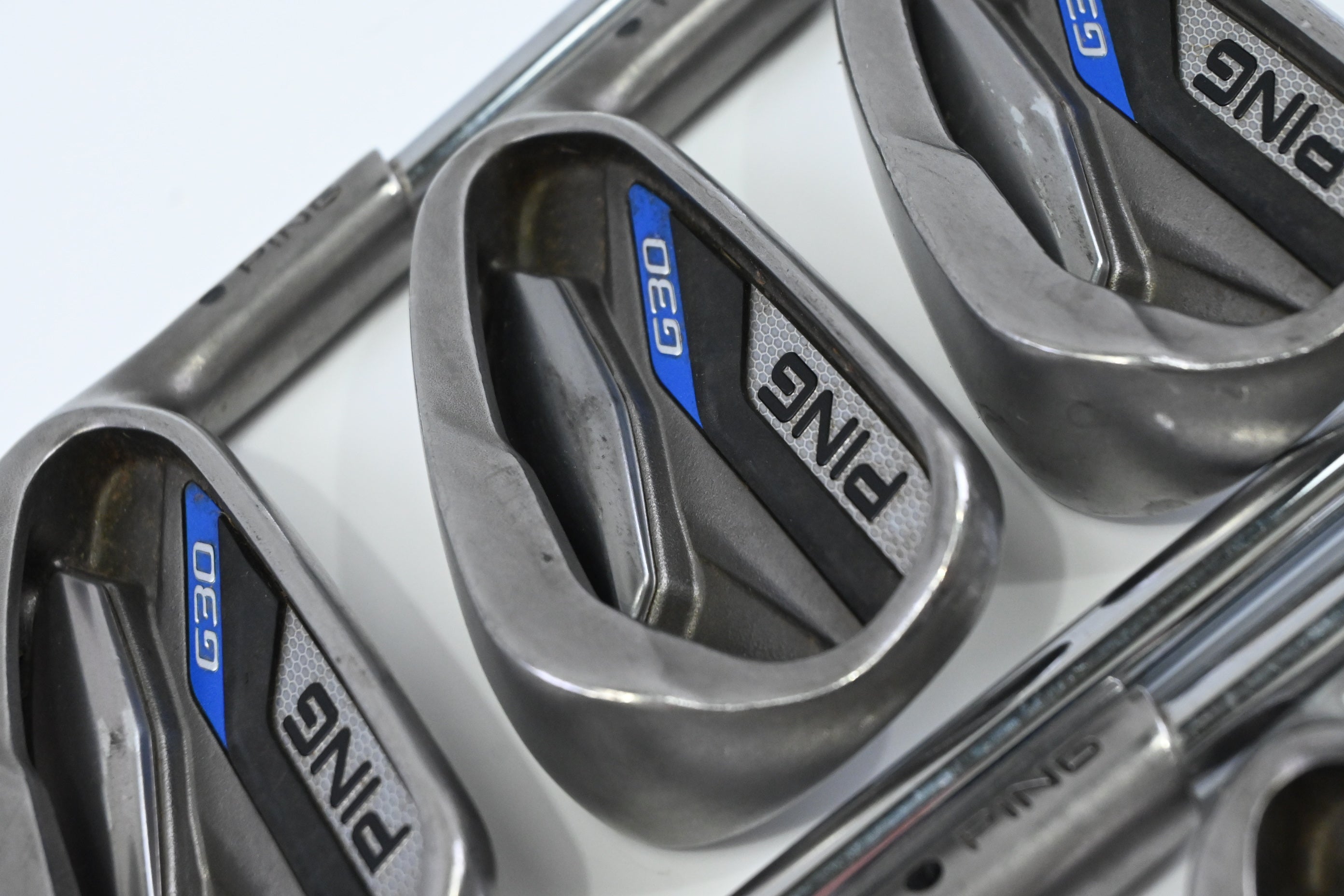 Ping G30 Irons / 5-PW+SW / Black Dot / Regular Flex Ping CFS Distance Shafts