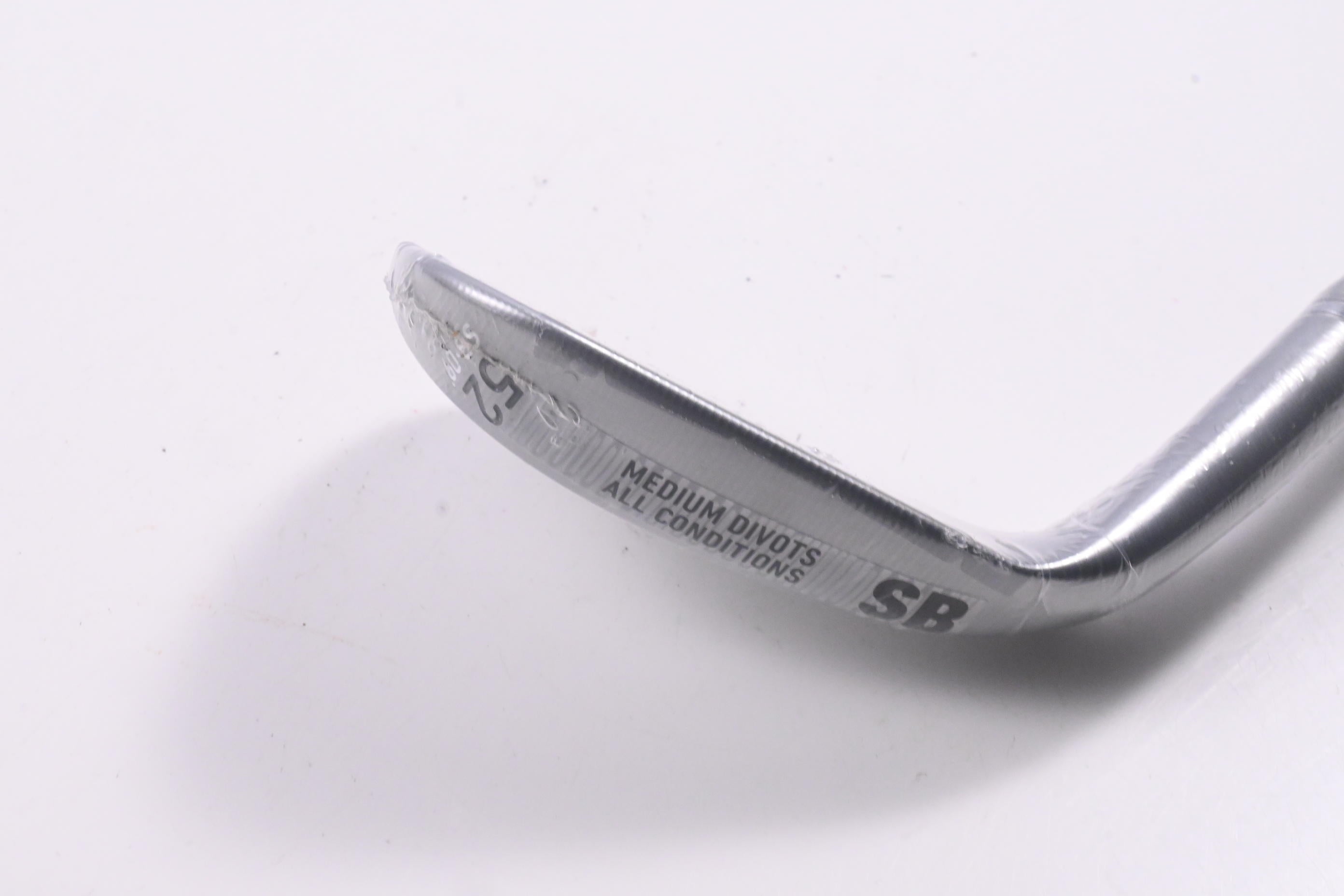 Taylormade Milled Grind 5 Gap Wedge / 52 Degree / Wedge Flex Dynamic Gold 115