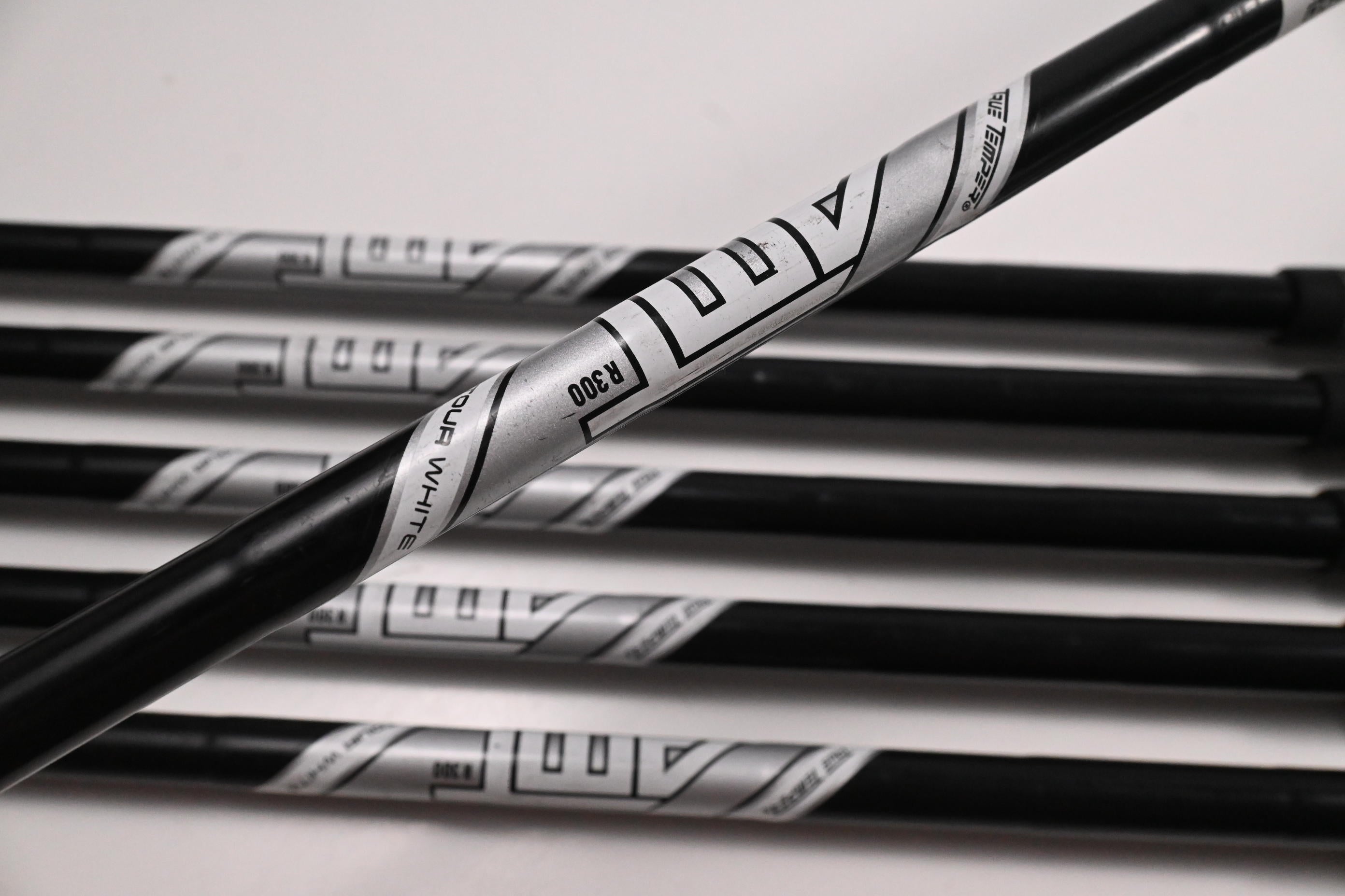 Cobra King Forged Tec Black Irons / 5-PW / Regular Flex AMT Tour White R300