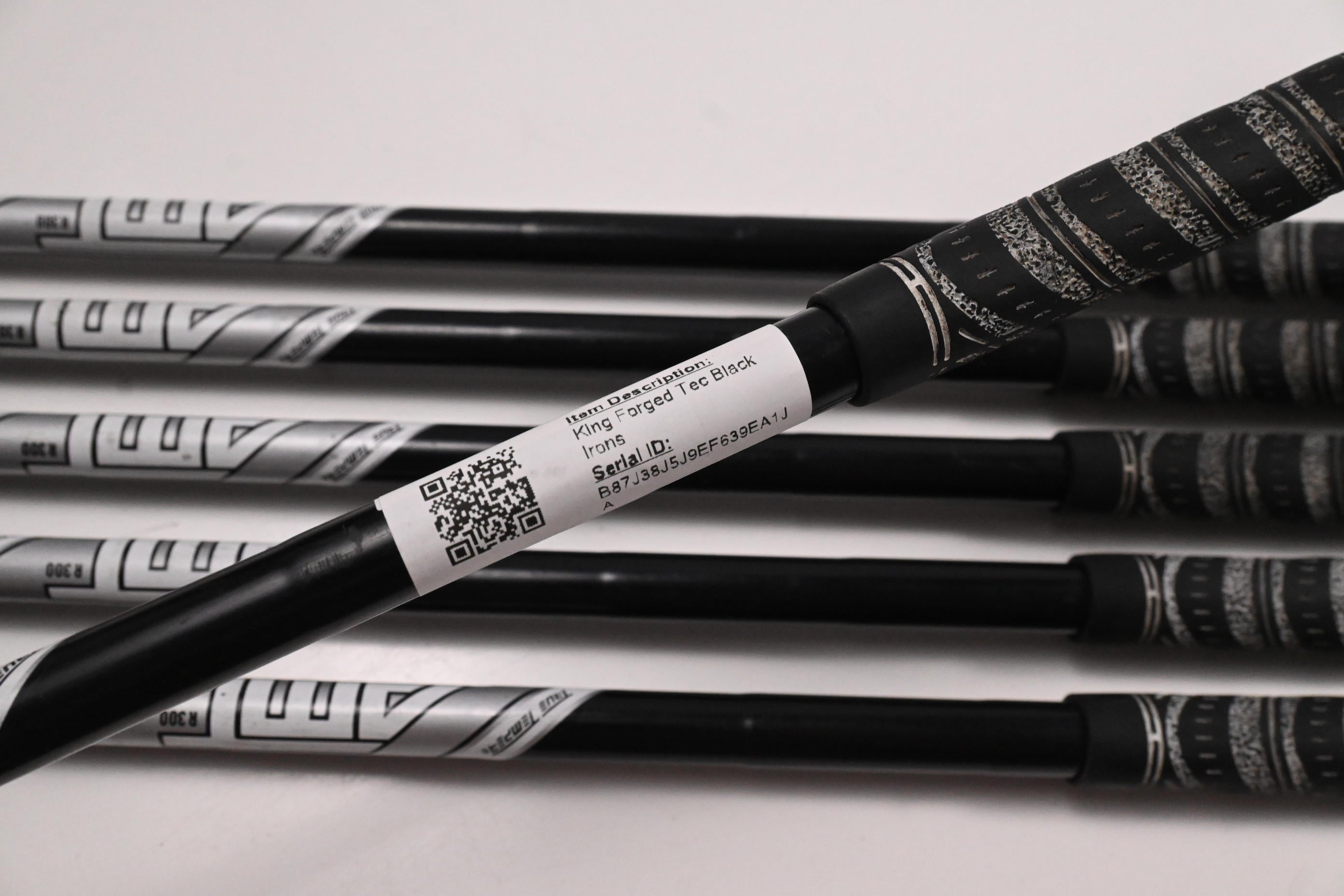 Cobra King Forged Tec Black Irons / 5-PW / Regular Flex AMT Tour White R300