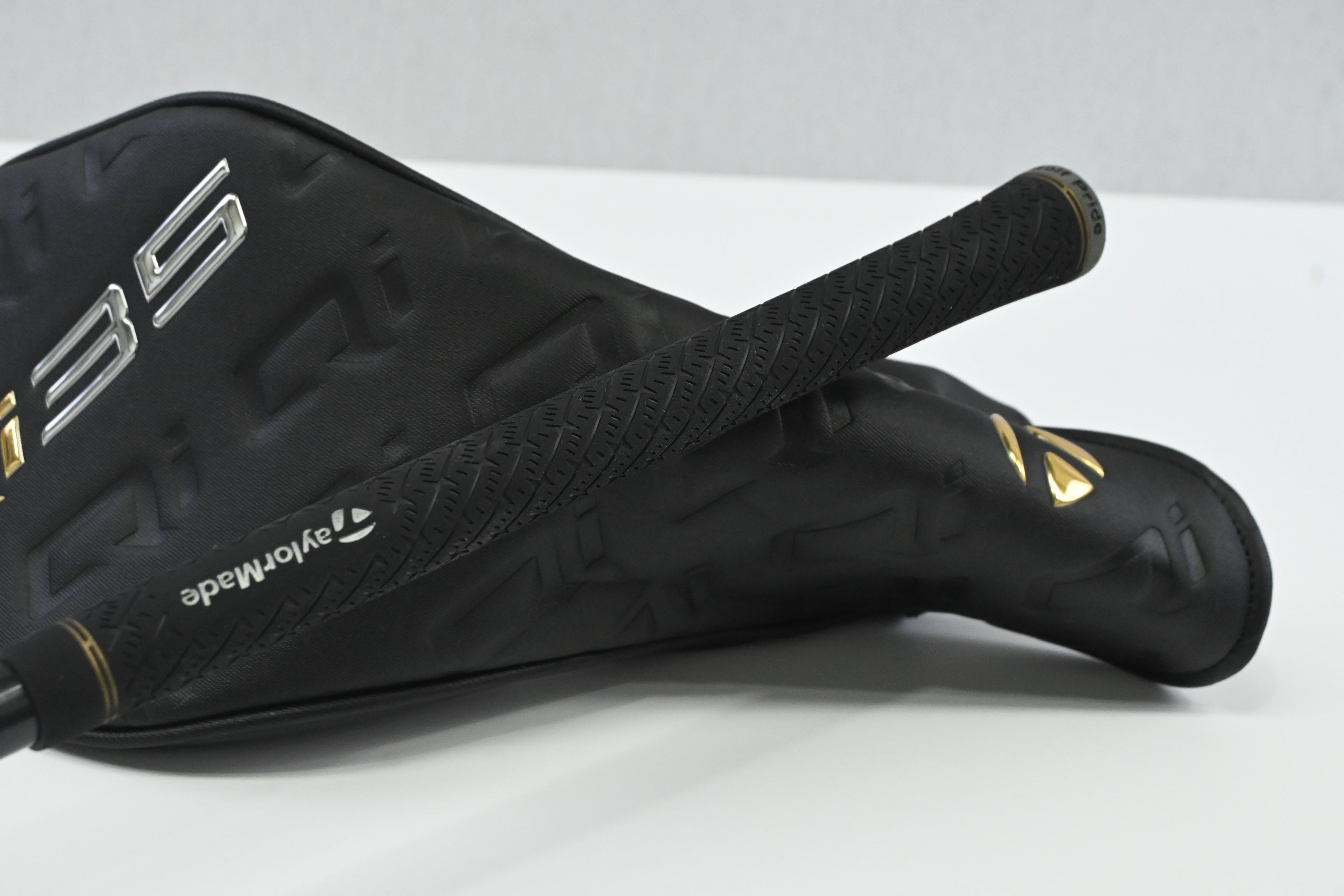 Taylormade Qi35 Max Designer Series Driver / 10.5 Degree / Regular Flex