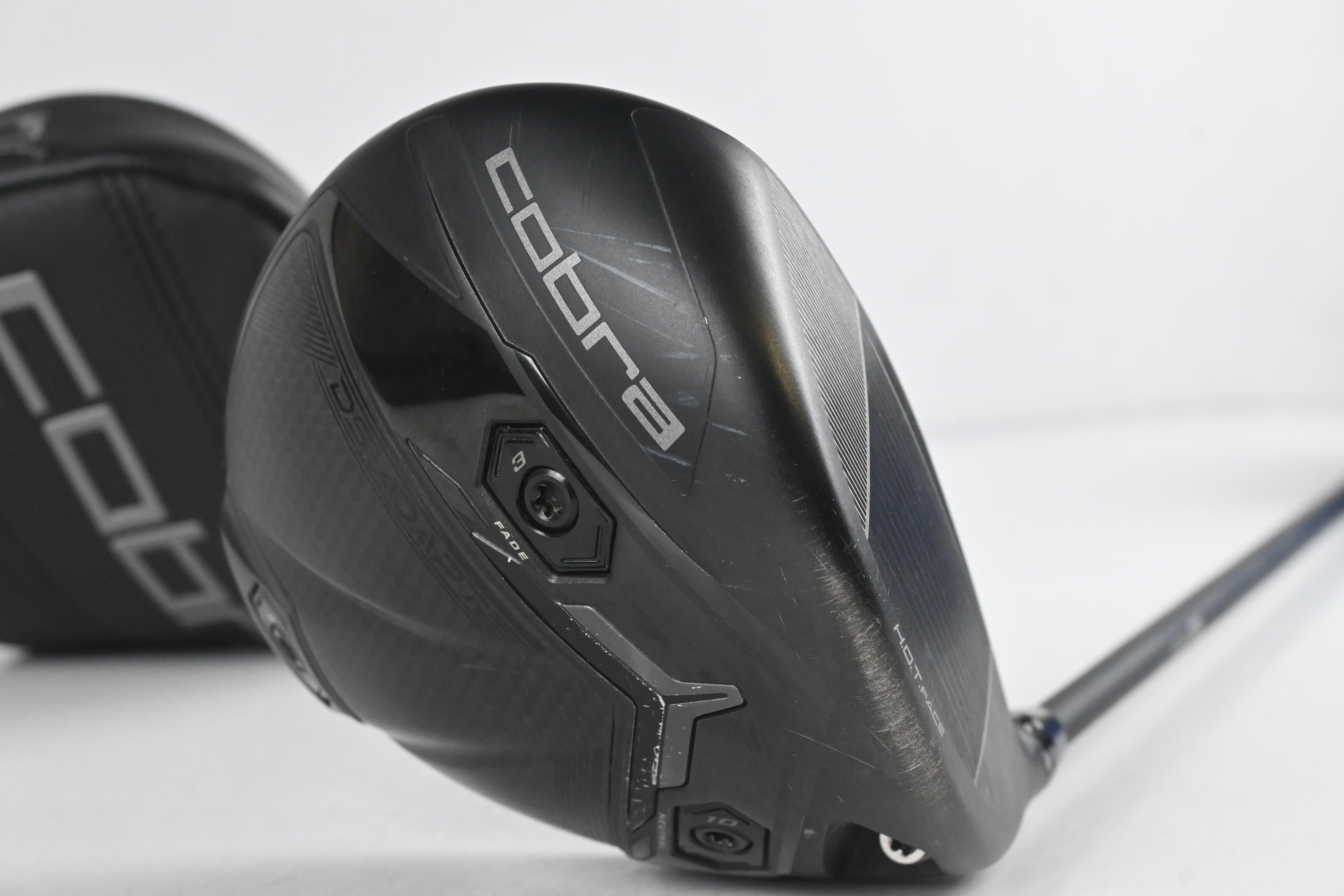 Cobra DS-Adapt LS Driver / 10.5 Degree / Stiff Flex Kai'li Dark Waves White 70