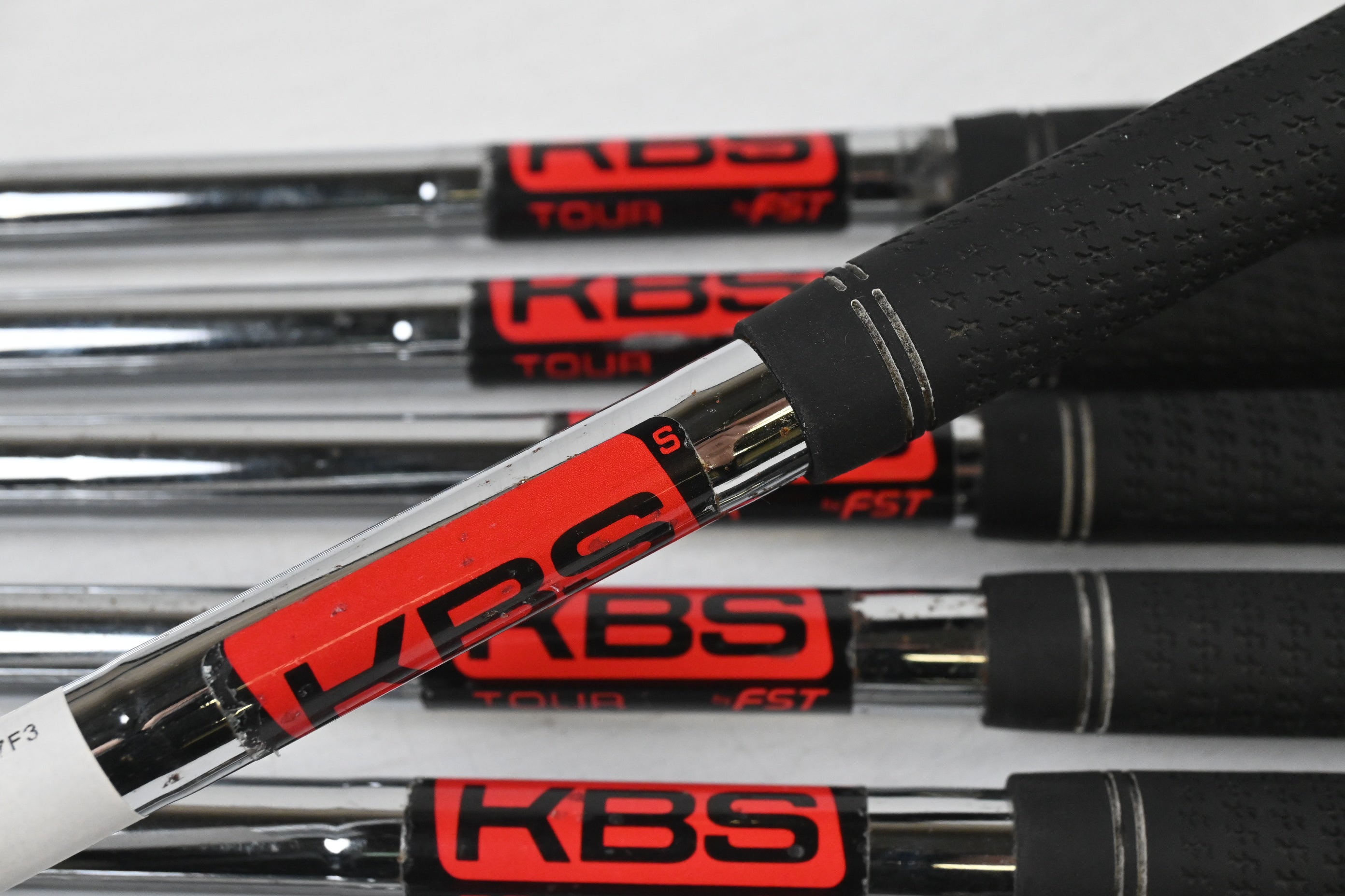 Wilson FG Tour V2 Irons / 4-PW / Stiff Flex KBS Tour Shafts