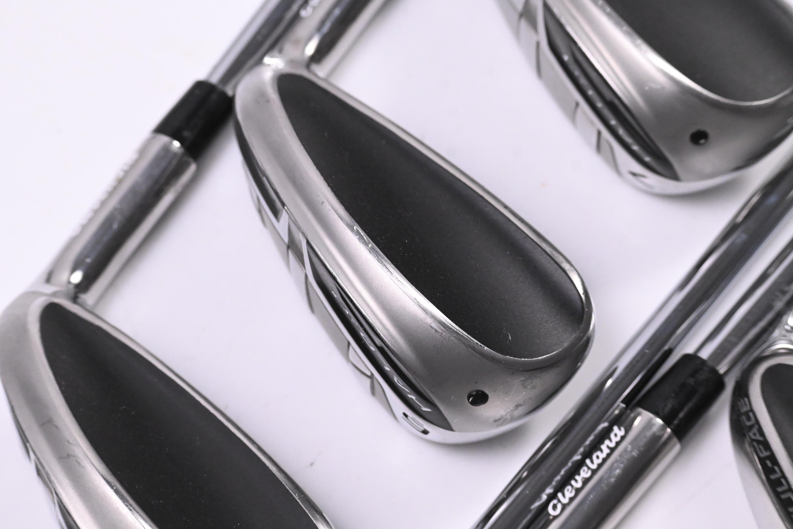 Cleveland Halo XL Full Face Irons / 5-PW+SW / Regular Flex KBS Tour Lite Shafts