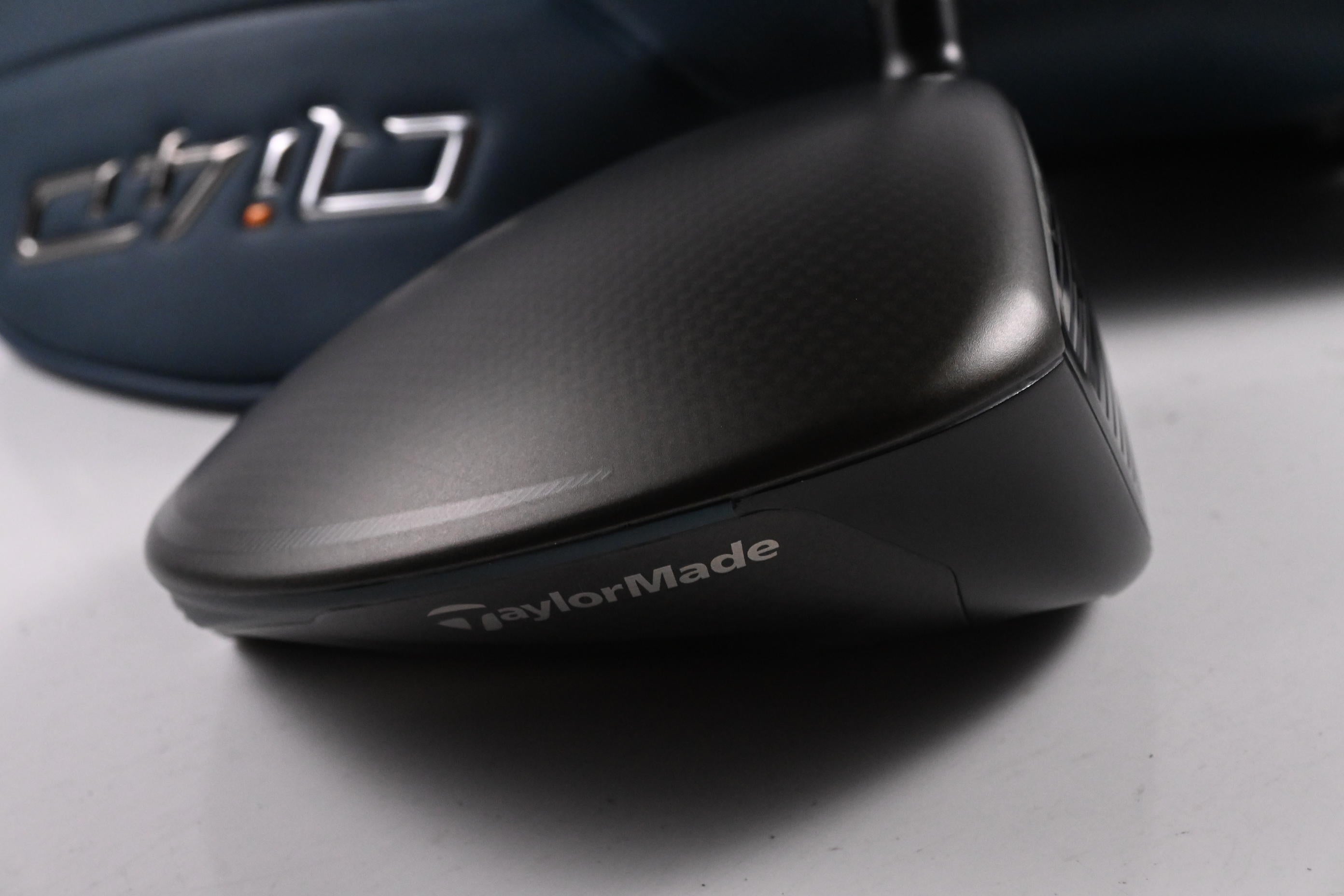 Taylormade Qi4D Max Driver / 10.5 Degree / Regular Flex REAX Blue 50 Shaft