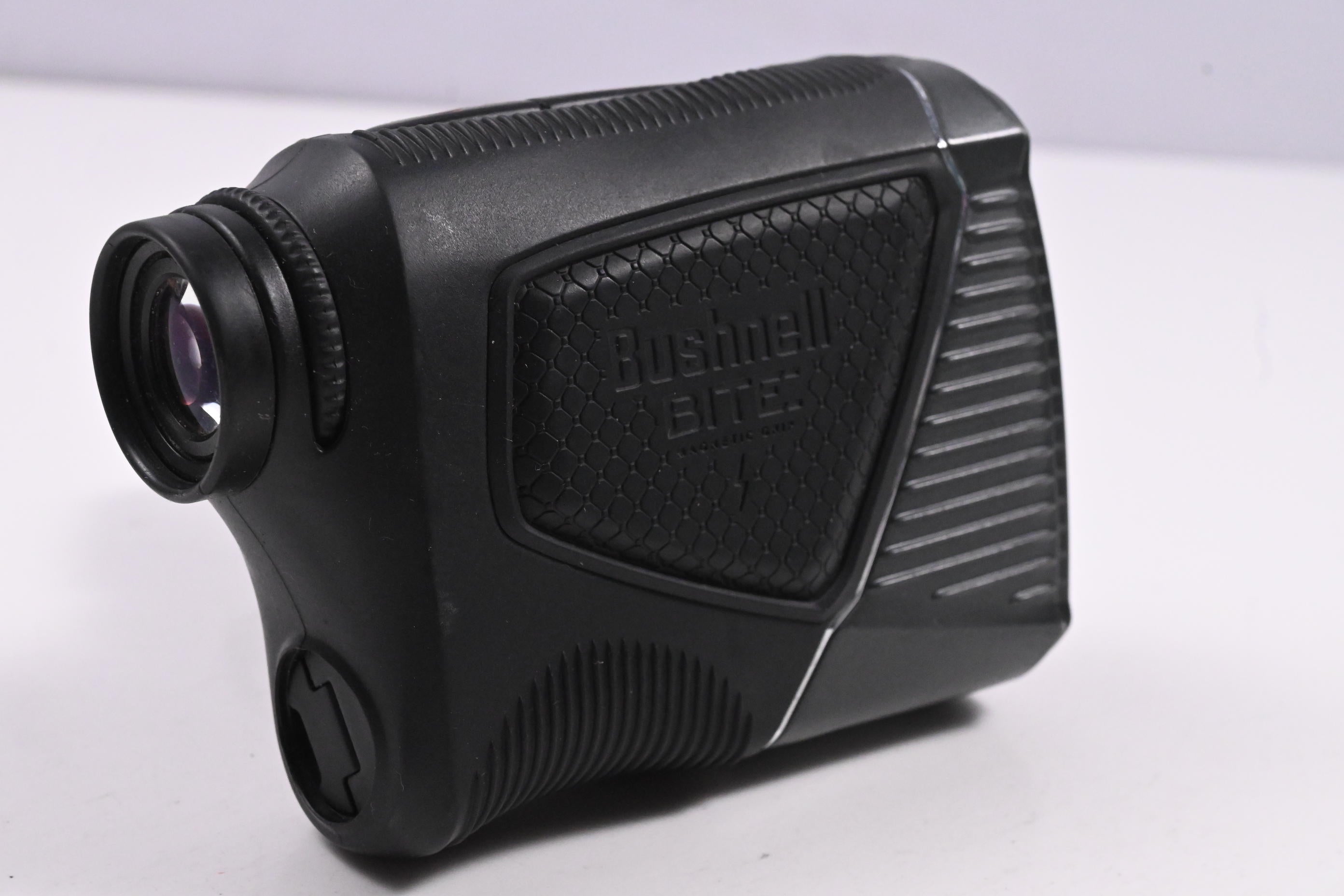 Bushnell Pro XE / Rangefinder