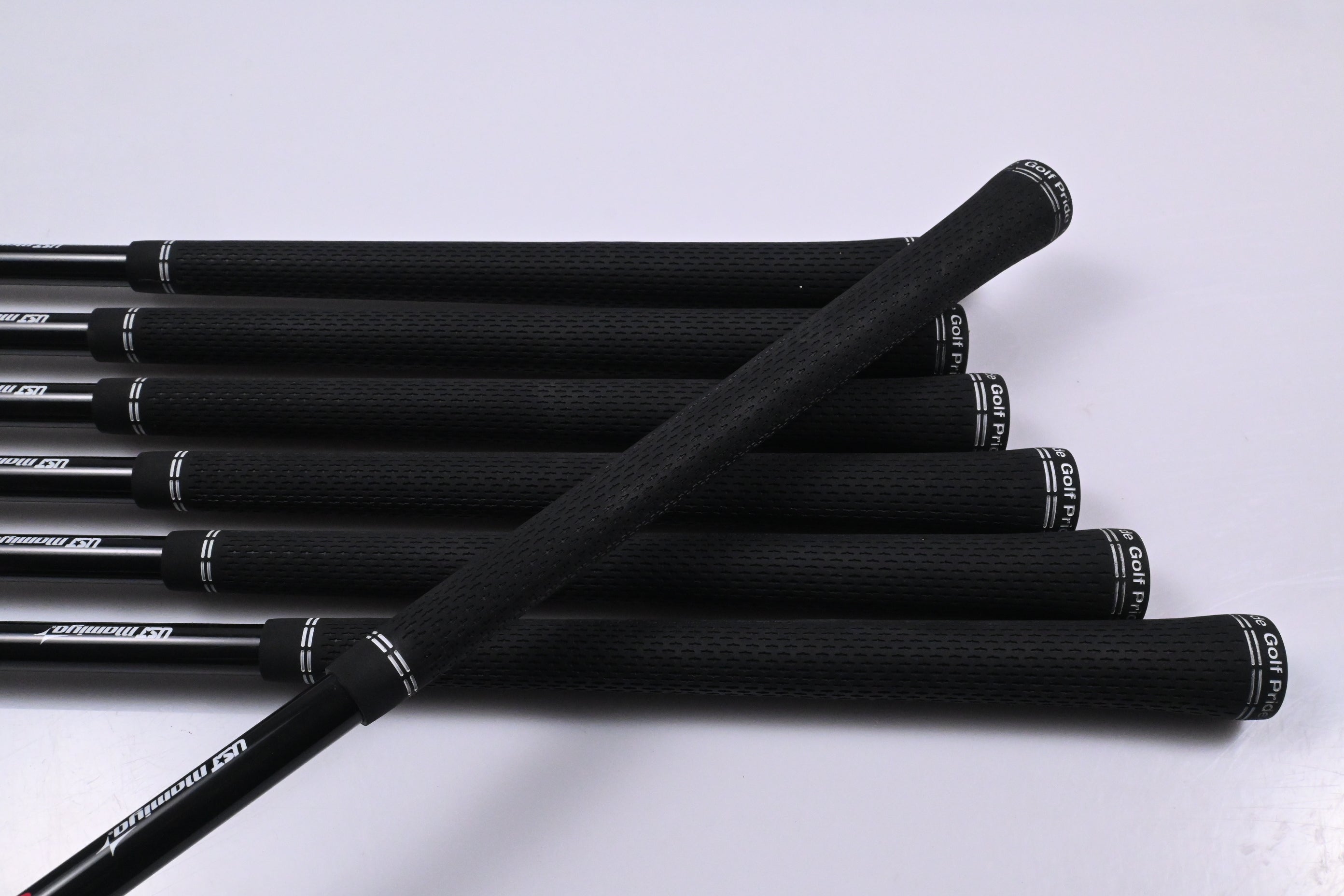 Left Hand Ping G425 Irons / 5-PW+SW / Black Dot / Reuglar Flex UST Recoil ES780