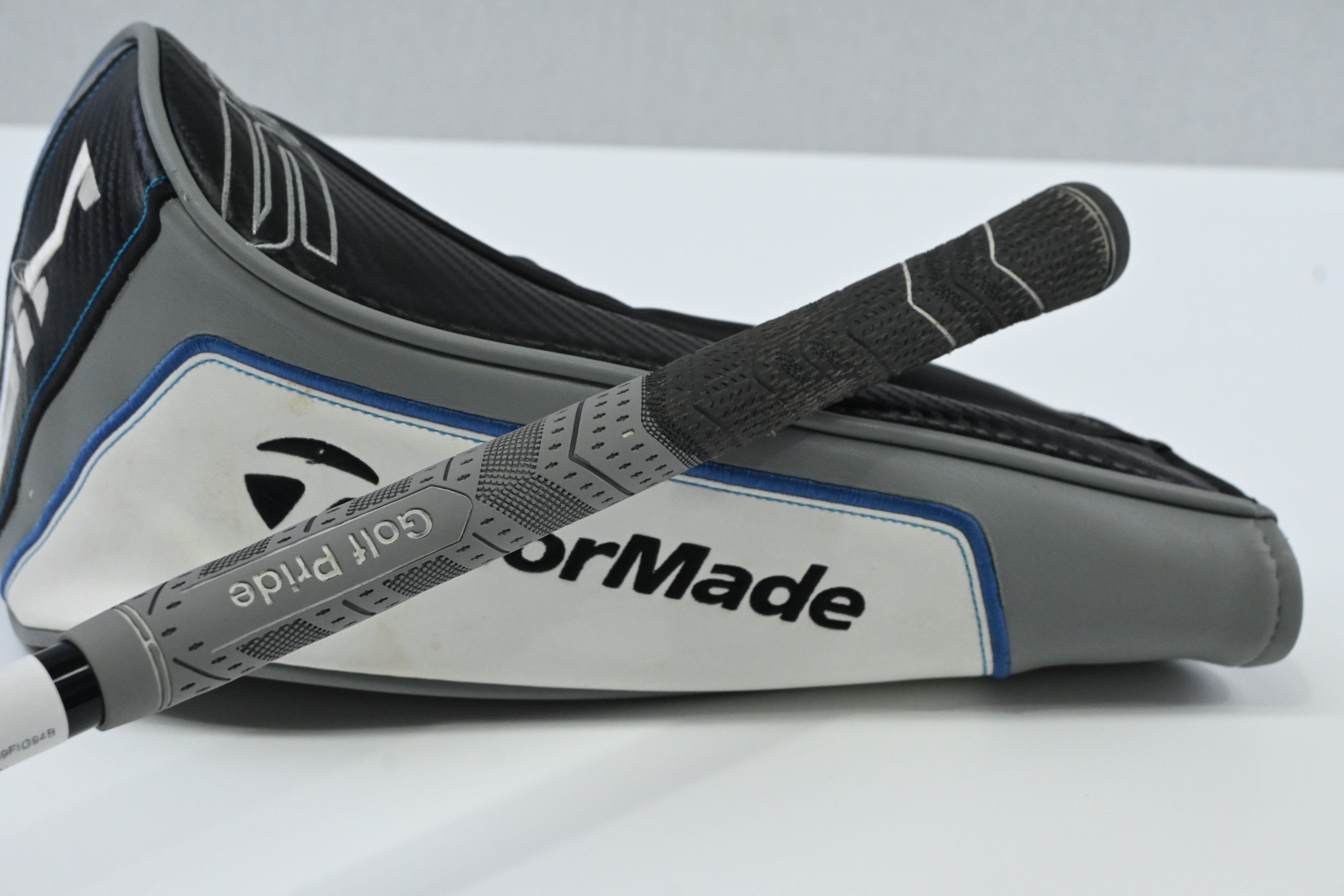 Left Hand Taylormade SIM Max Driver / 12 Degree / Stiff Flex Diamana 60 Shaft
