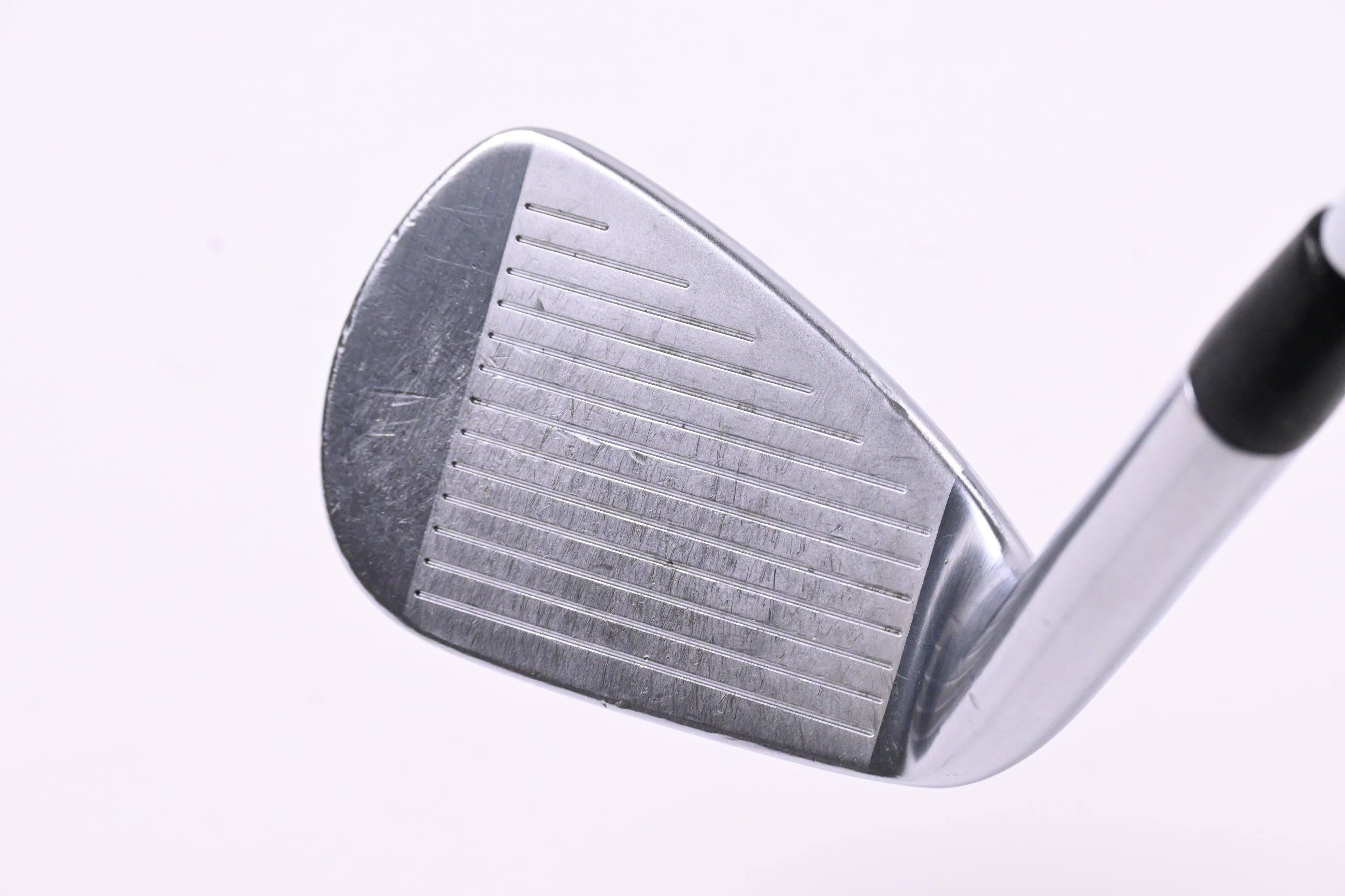 Titleist 716 AP2 Pitching Wedge / 46 Degree / Stiff Flex Dynamic Gold AMT Shaft