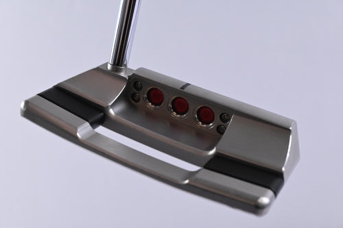 Scotty Cameron 2025 Studio Style Squareback Putter / 34 Inch