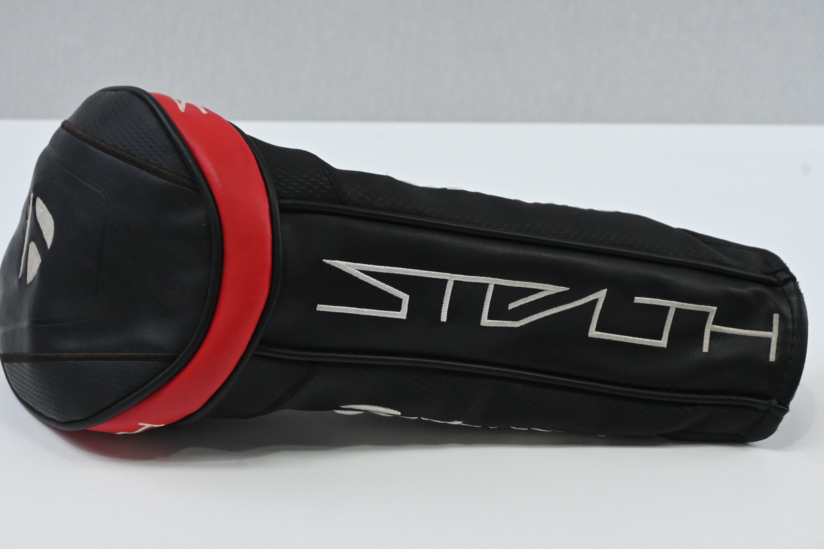 Taylormade Stealth HD Driver / 10.5 Degree / Regular Flex Fujikura AirSpeeder 45